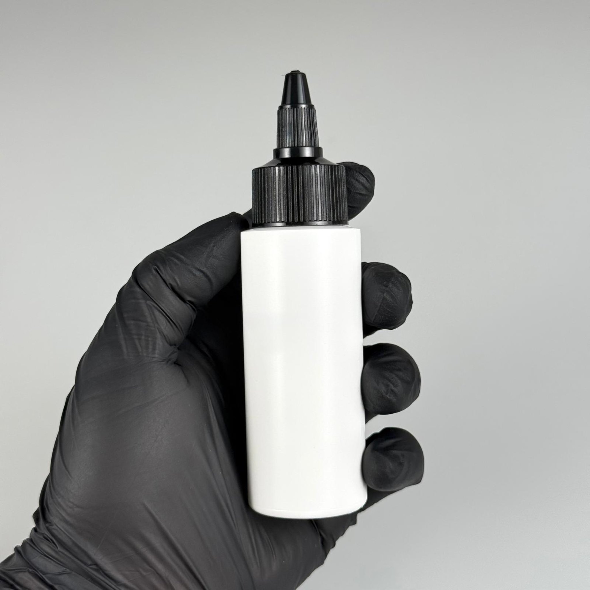 YAĞ, SOS, ACI SOS, SİRKE, SRIRACHA, MÜREKKEP, TUTKAL AKITICI VB BOŞ ŞİŞELERİ - SİYAH SİVRİ TWİST AKITICI KAPAK + 50 ML BEYAZ POLİETİLEN PLASTİK ŞİŞE TAKIM