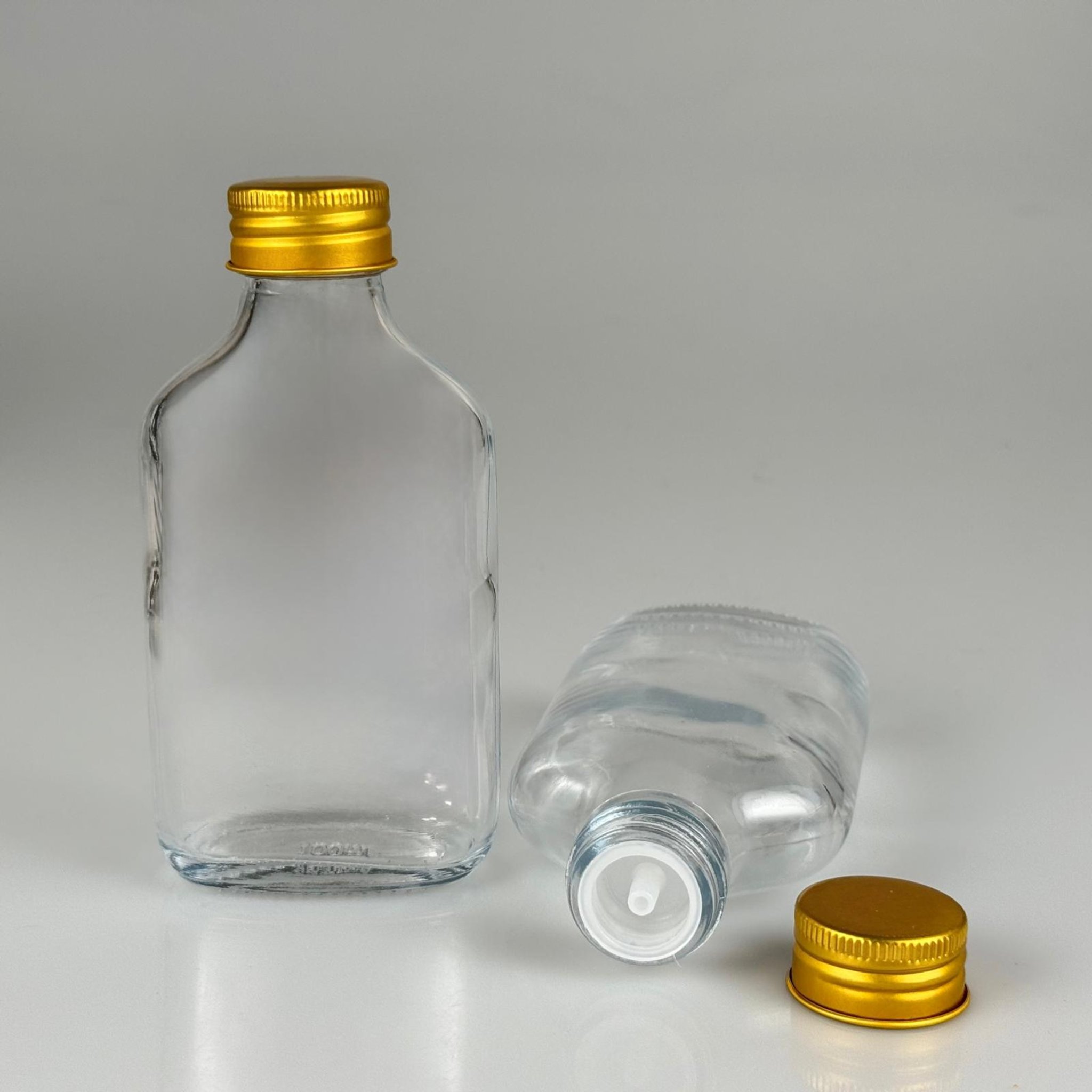 100 CC YASSI LÜX KOLONYA CAM ŞİŞE - GOLD METAL ALÜMİNYUM KAPAKLI + KOLONYA TIPALI - 100 ML LÜKS METAL KAPAKLI CAM KOLONYA ŞİŞESİ