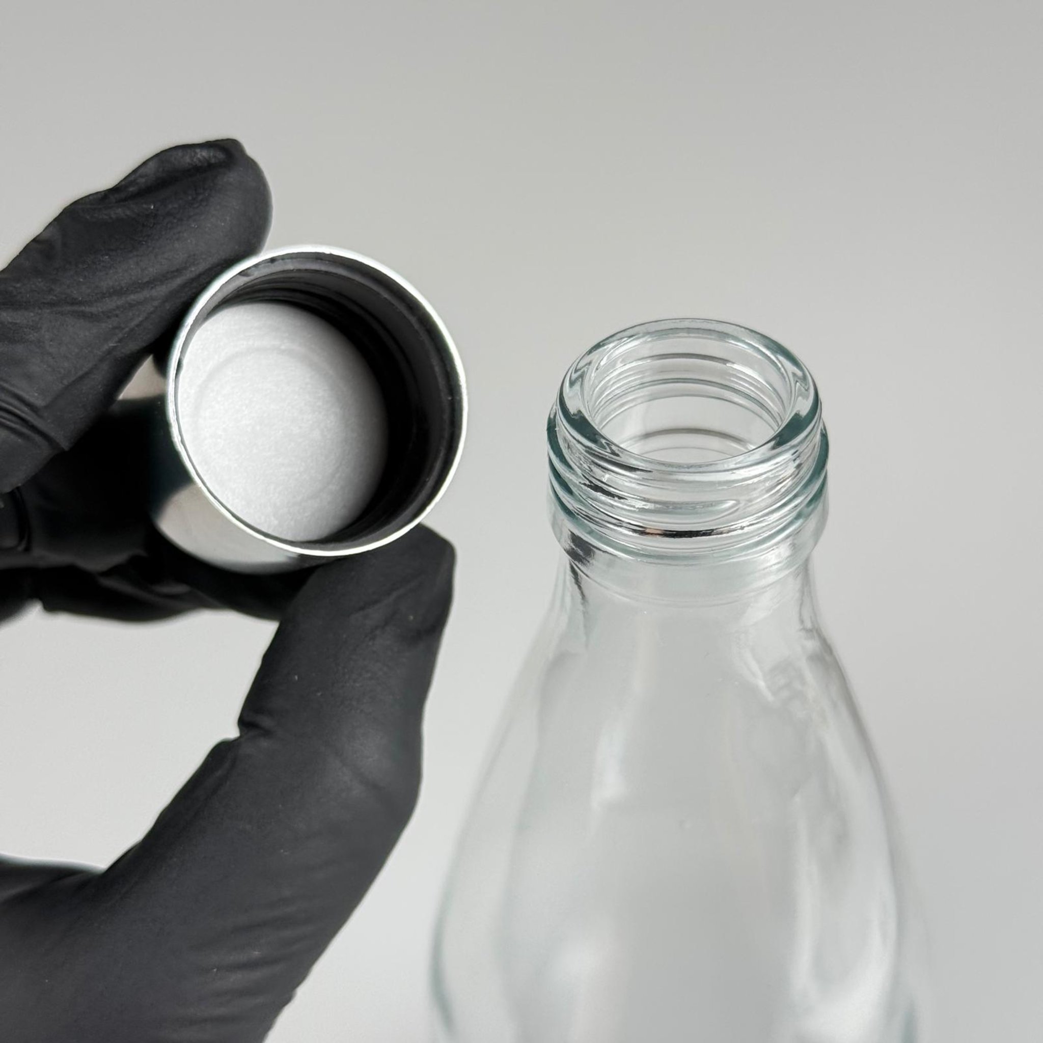 330 CC CAM ŞİŞE + ALÜMİNYUM KAPLAMALI GÜMÜŞ KAPAKLI TAKIM - 330 ML SU ŞİŞESİ