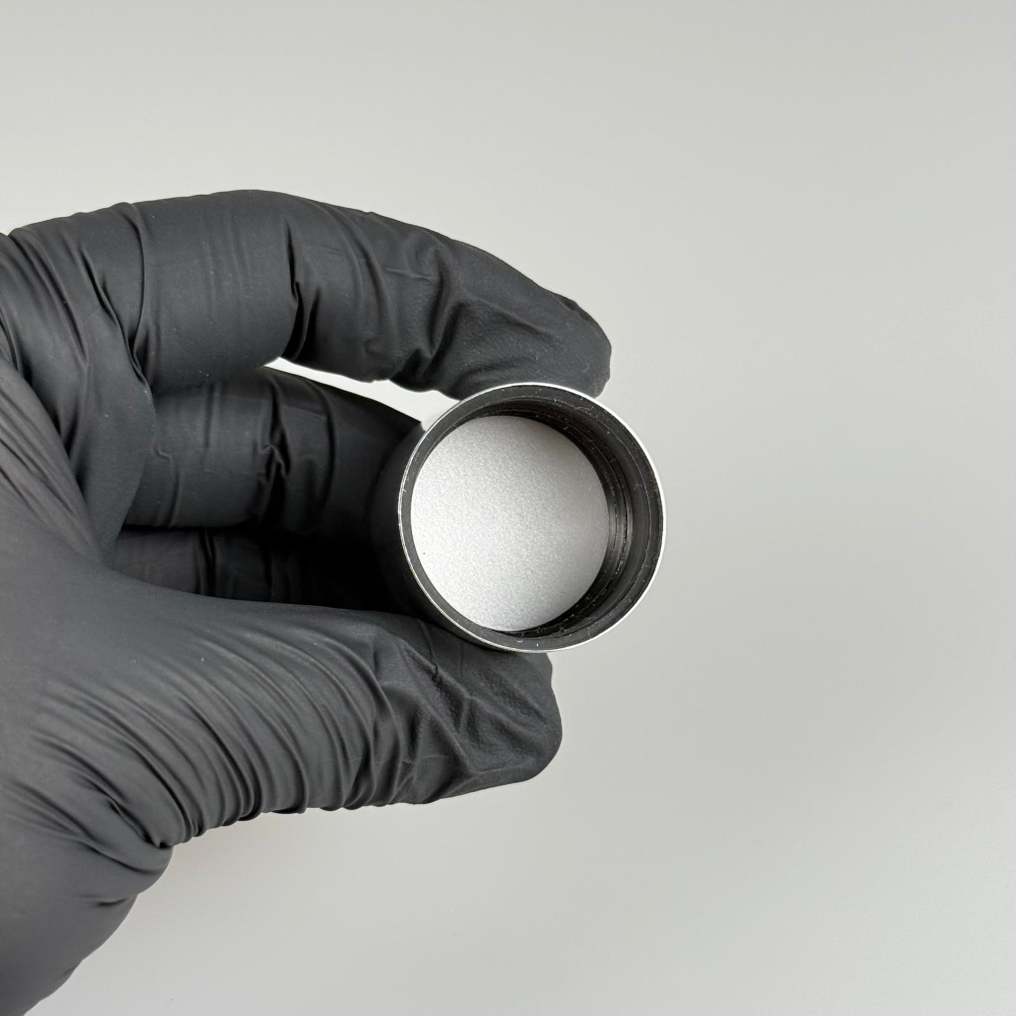 28 MM ALÜMİNYUM KAPLAMALI GÜMÜŞ KAPAK
