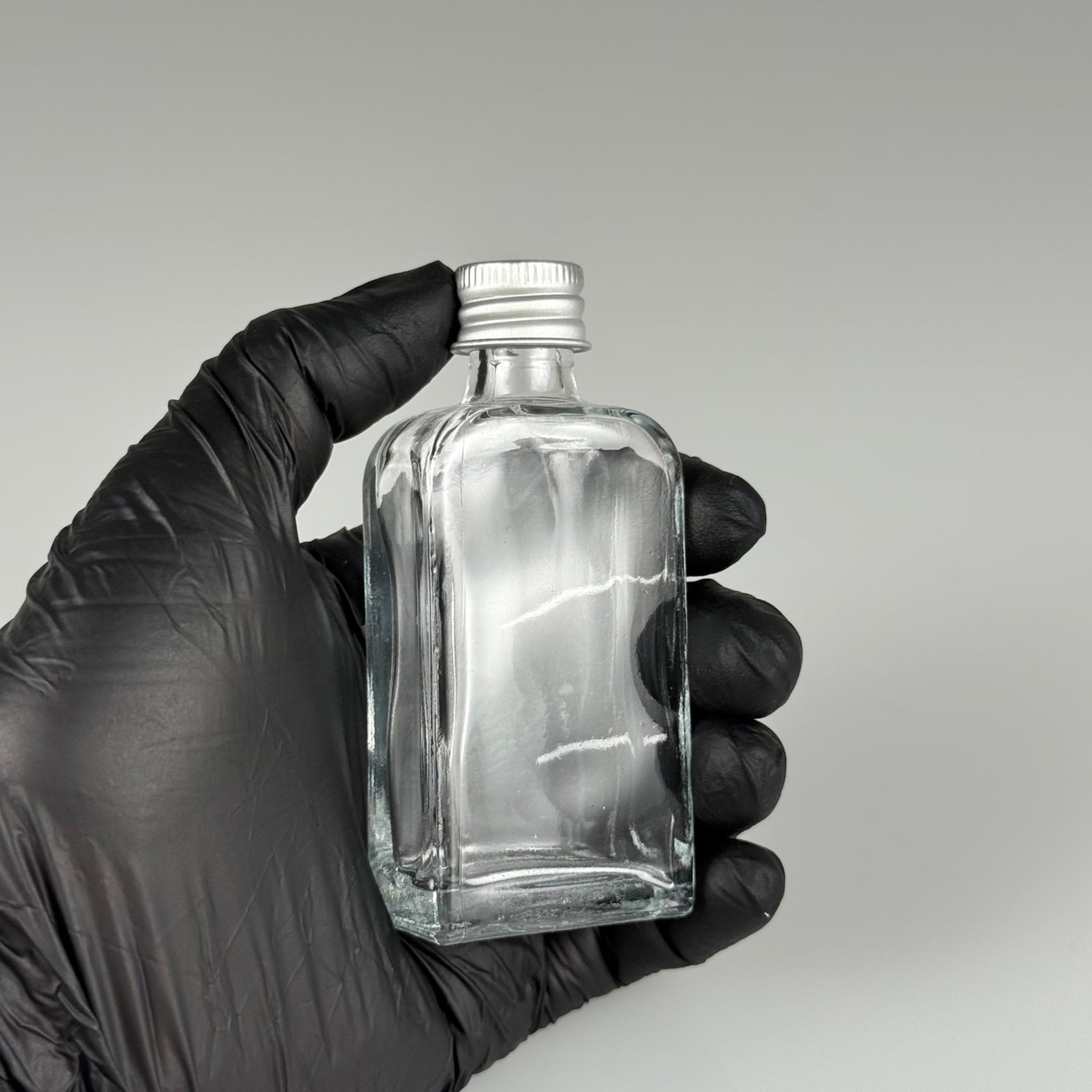 40 CC YASSI DİKDÖRTGEN CAM ŞİŞE + GÜMÜŞ ALÜMİNYUM METAL KAPAKLI TAKIM - 40 ML PRESTİJLİ ŞİŞE