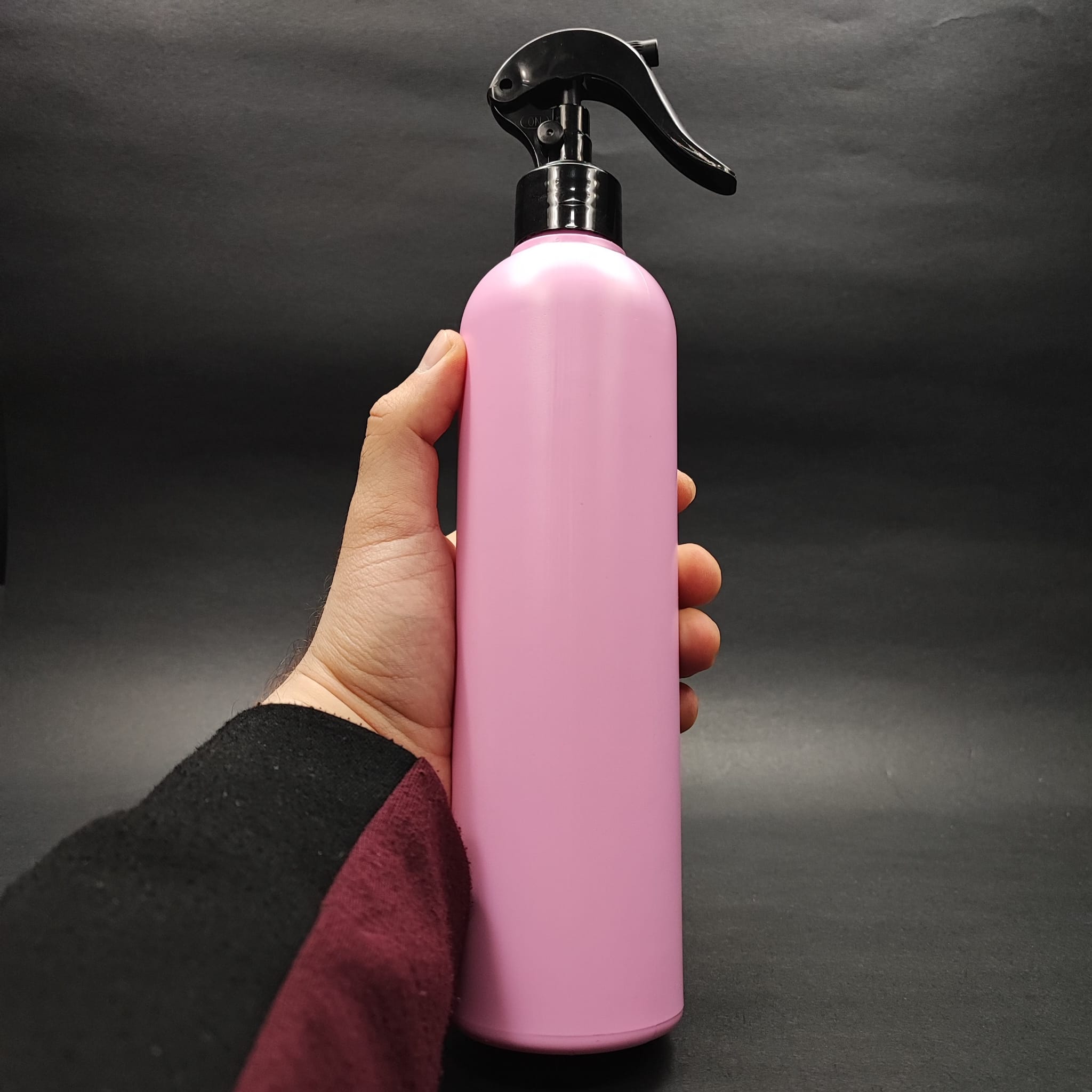 500 CC PEMBE POLİETİLEN PE ŞAMPUAN ŞİŞESİ - SİYAH TRİGER SPREYLİ (DUMAN ŞEKLİNDE PÜSKÜRTÜR) - 500 ML PE ŞAMPUAN ŞİŞESİ