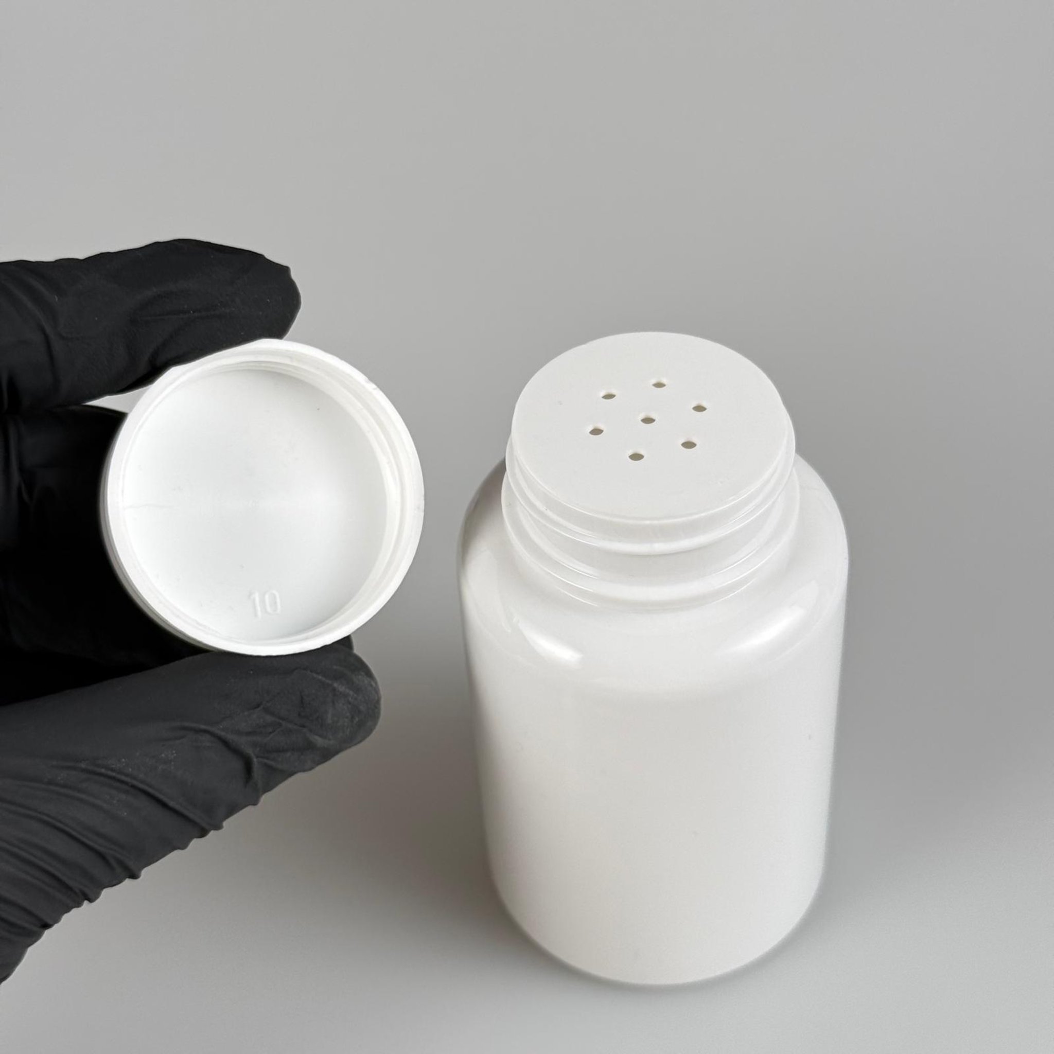 150 CC BEYAZ PET PUDRA ŞİŞESİ + BEYAZ PLASTİK KAPAKLI + PUDRA TIPALI TAKIM - 150 ML PUDRA KUTUSU, EKO TUZLUK