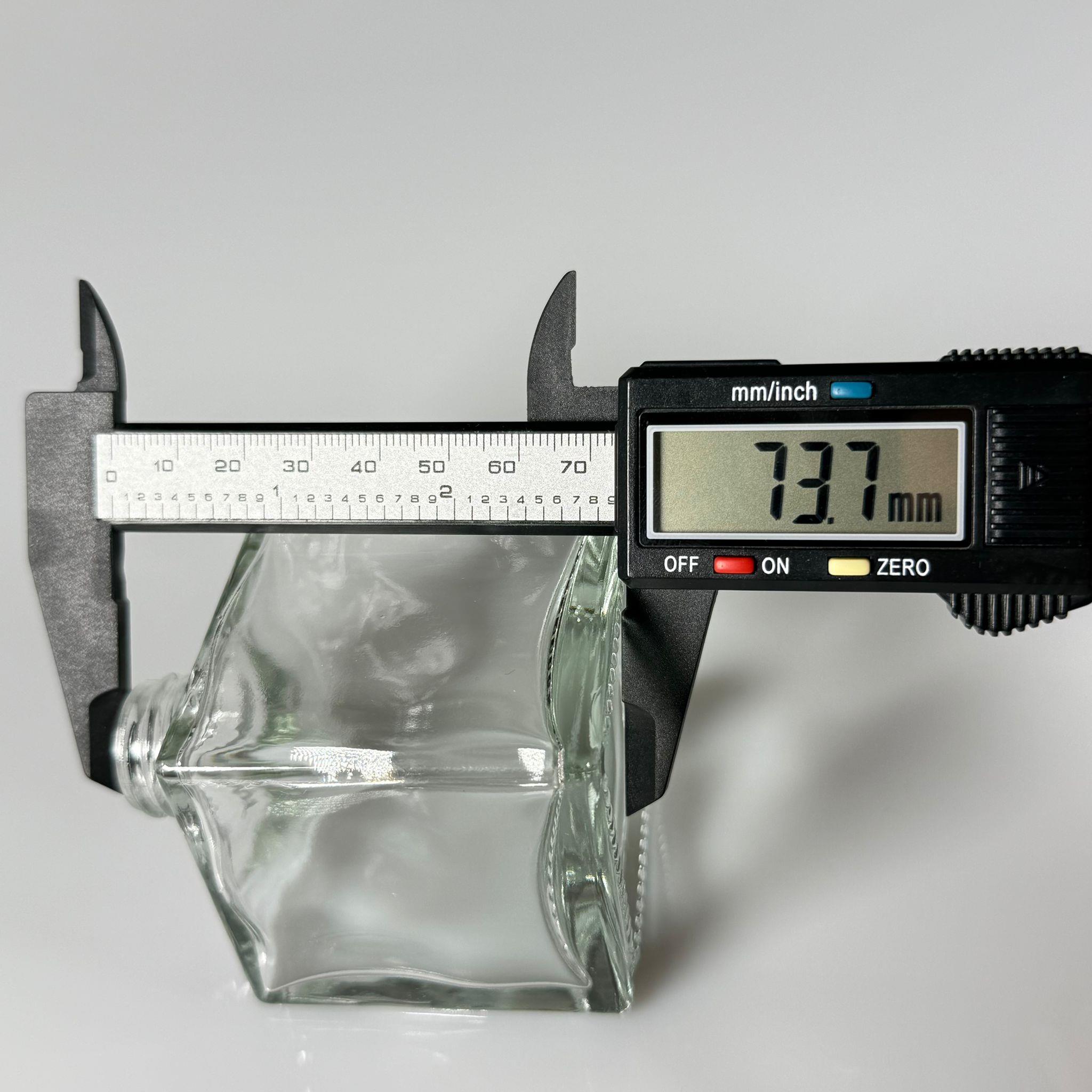 100 CC KARE CAM ŞİŞE 22 MM AĞIZ - kapaksız