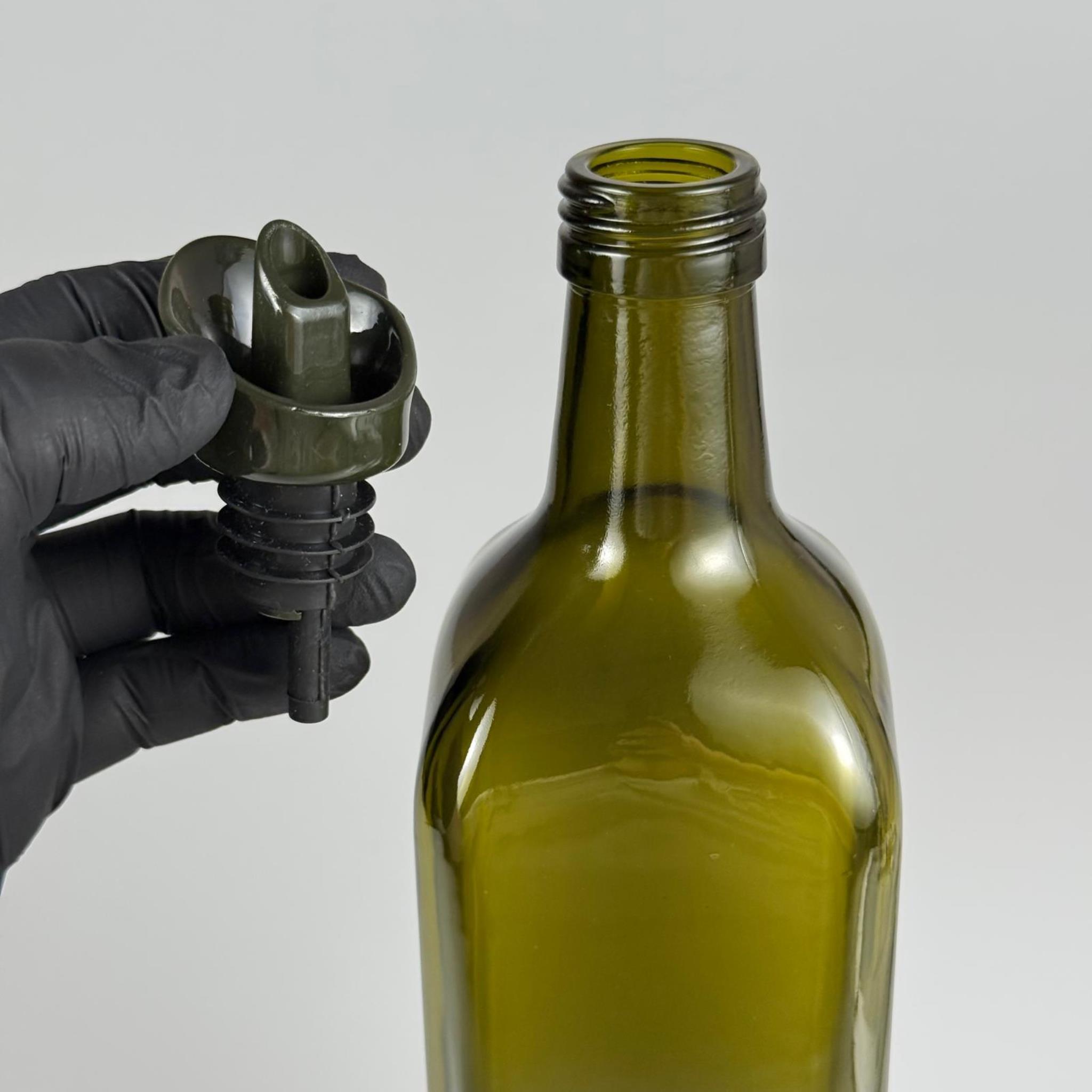 Akıtmaz Kapaklı Şık Cam Yağlık – Zeytinyağı ve Sirke İçin - Restoran Tipi 1000 ML Yeşil Maraska Kare Yağdanlık Koyu Yeşil Akıtıcı Başlıklı