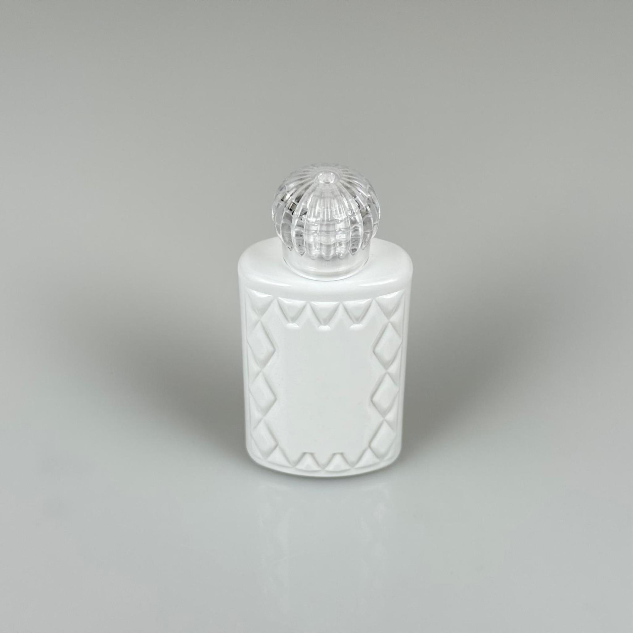 50 CC BEYAZ PLASTİK KOLONYA ŞİŞESİ - KRİSTAL KAPAKLI TIPALI - 50 ML YASSI PET DESENLİ KOLONYA ŞİŞESİ