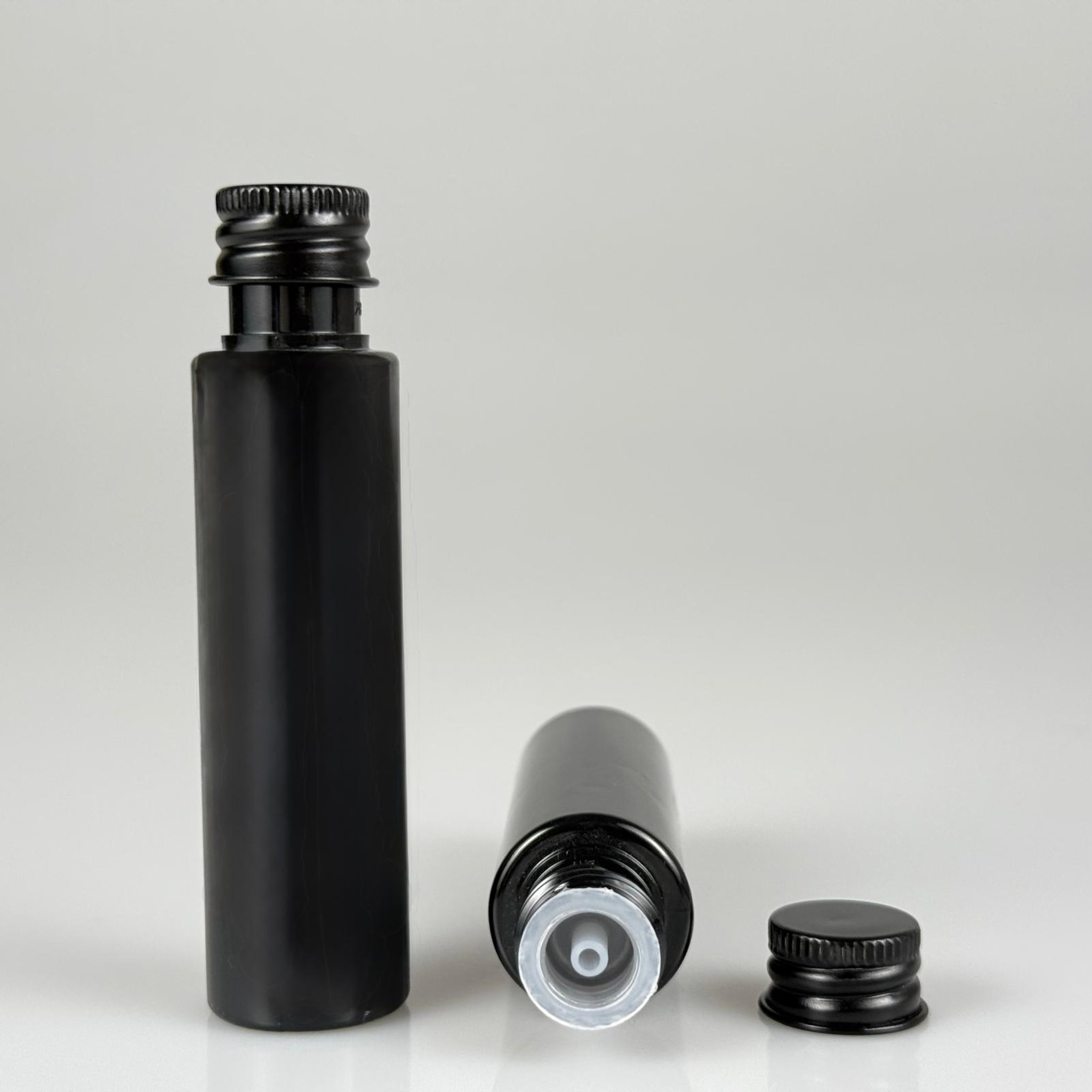 35 CC PET ŞİŞE - KÖPÜK CONTALI SİYAH ALÜMİNYUM METAL KAPAKLI + DAMLALIKLI KOLONYA TIPALI TAKIM - 35 ML SİYAH PET ŞİŞE