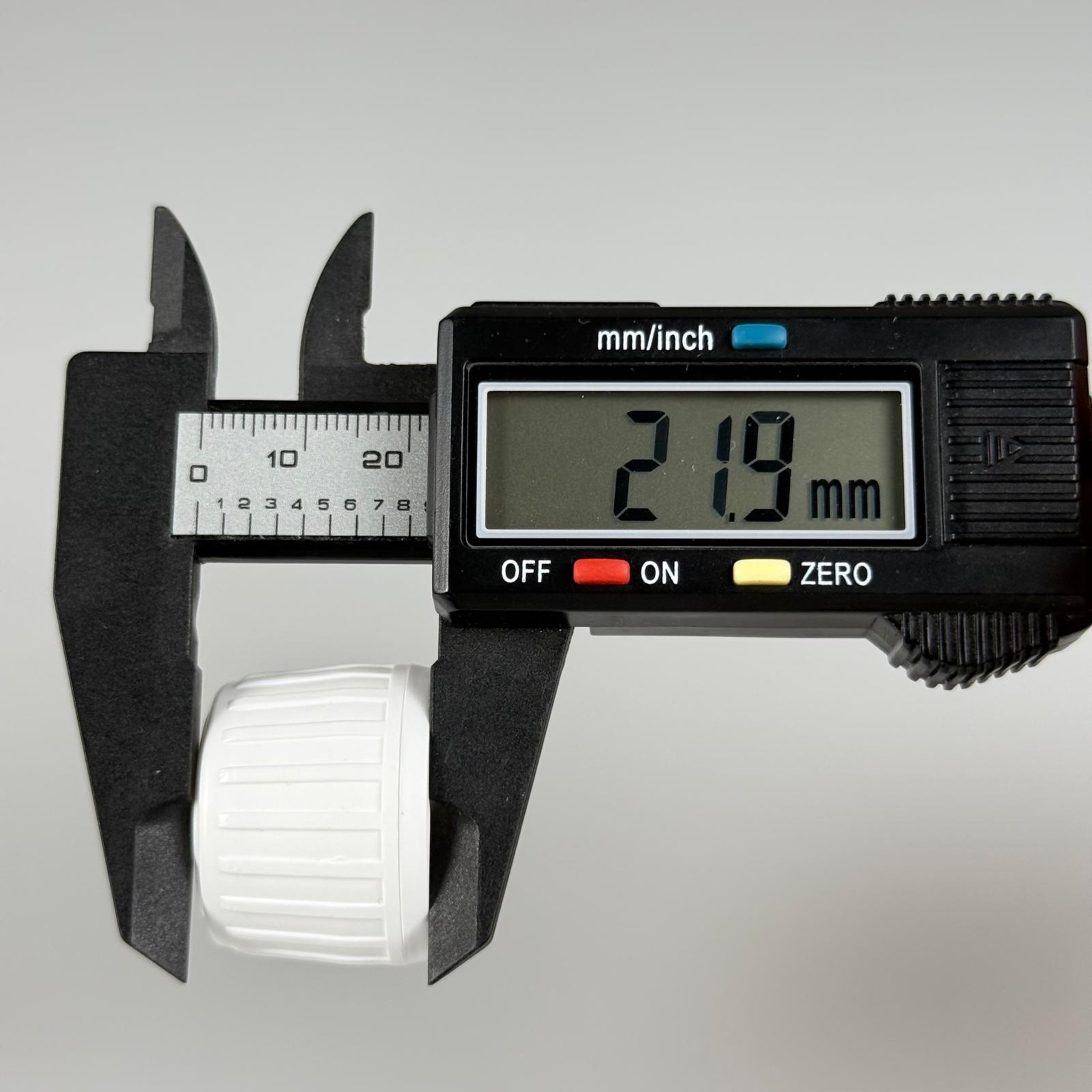 25 MM ECZA KAPAK BEYAZ - KİLİTLİ - İÇ TAPALI - 25 MM ŞURUP ŞİŞESİ KAPAĞI - ASTRA MODEL KAPAK