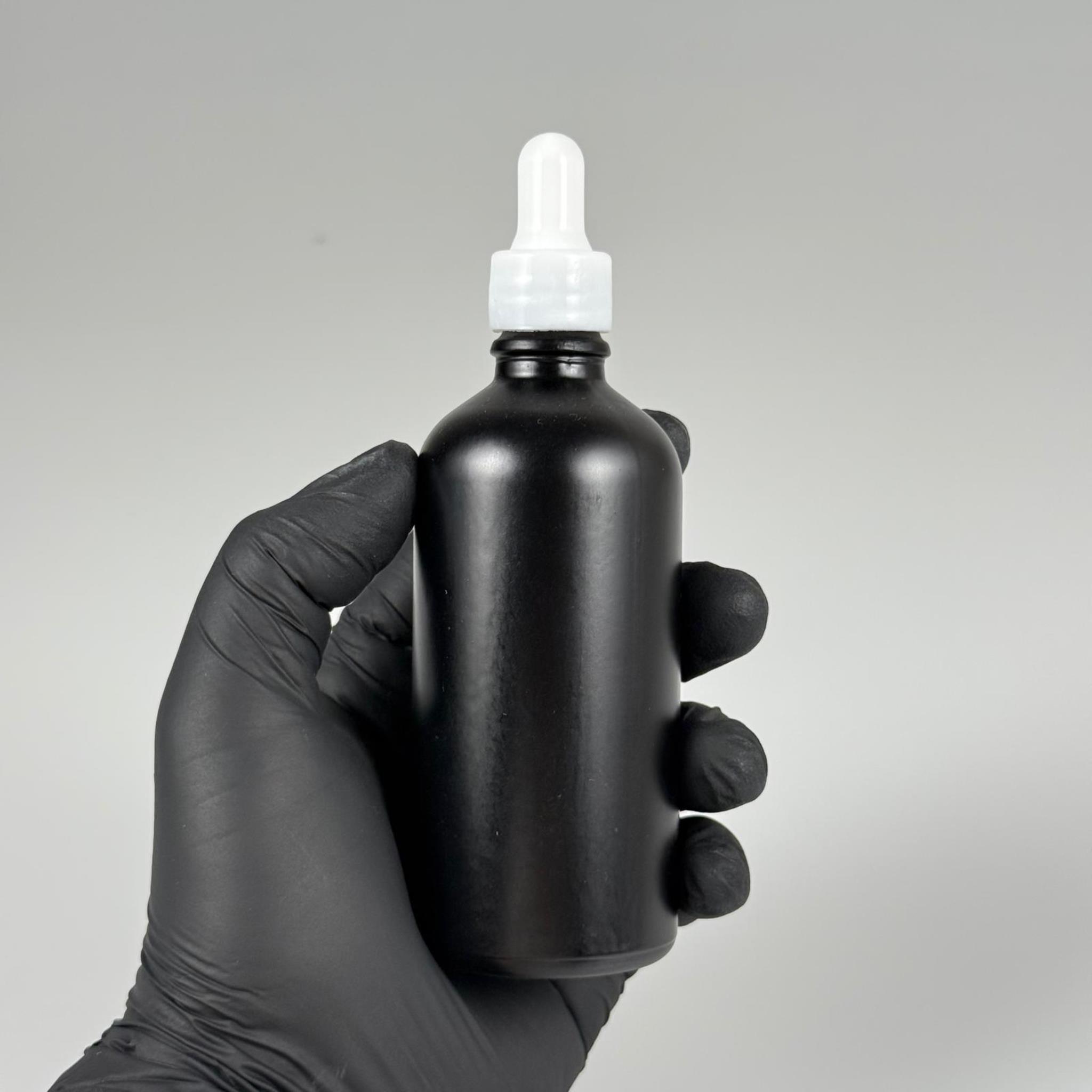 100 CC MAT SİYAH CAM DAMLALIKLI ŞİŞE - BEYAZ EMZİK + BEYAZ DÜZ KAPAK + CAM PİPET TAKIM - 100 ML MAT SİYAH DAMLALIKLI ŞİŞE SETİ