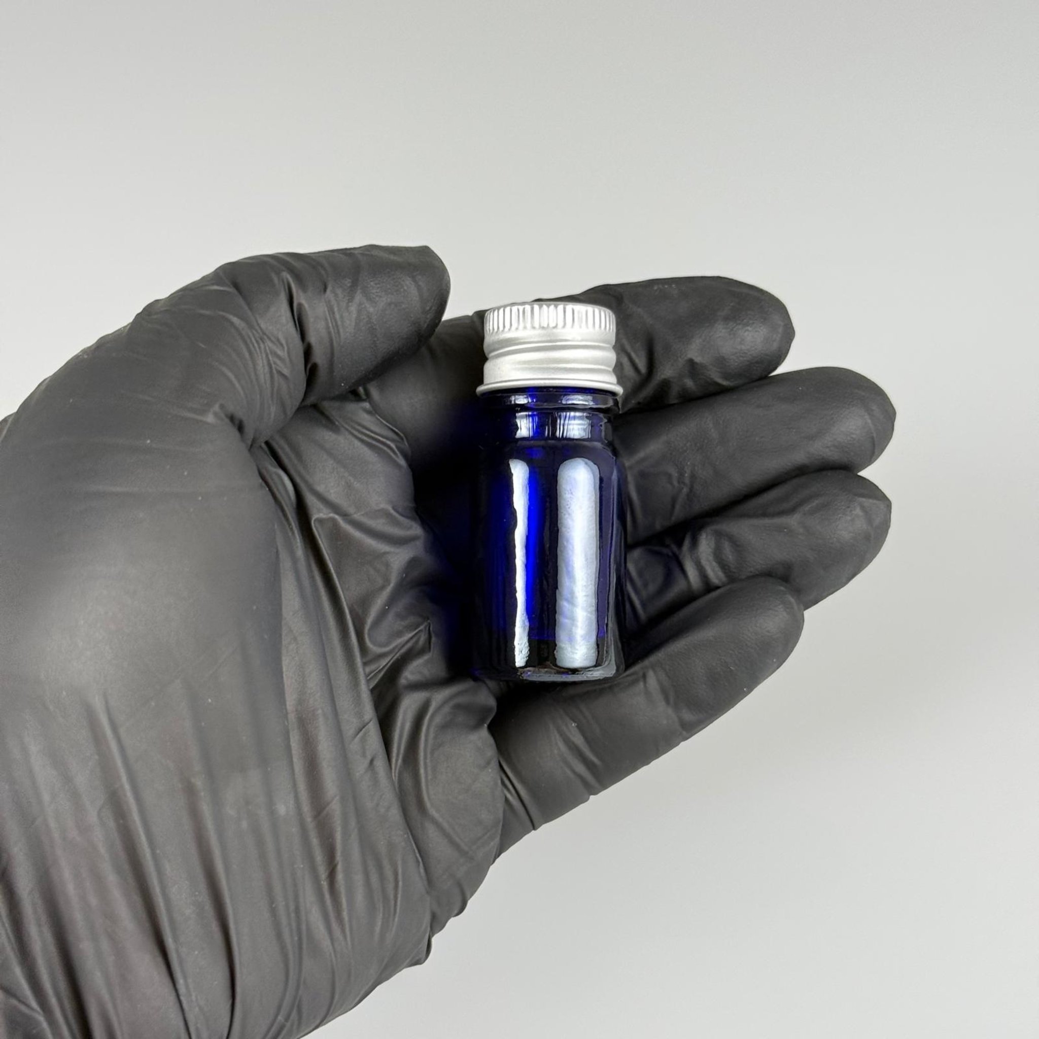 5 CC MAVİ CAM ŞİŞE + KÖPÜK CONTALI GÜMÜŞ ALÜMİNYUM METAL KAPAKLI TAKIM - 5 ML MAVİ CAM ŞİŞE