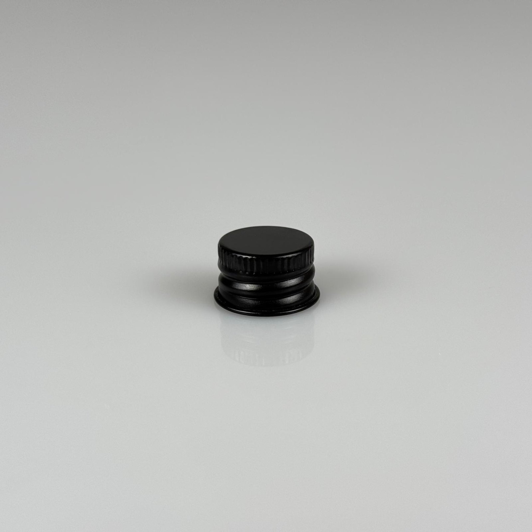 18 MM VİDALI SİYAH ALÜMİNYUM KAPAK - KÖPÜK CONTALI