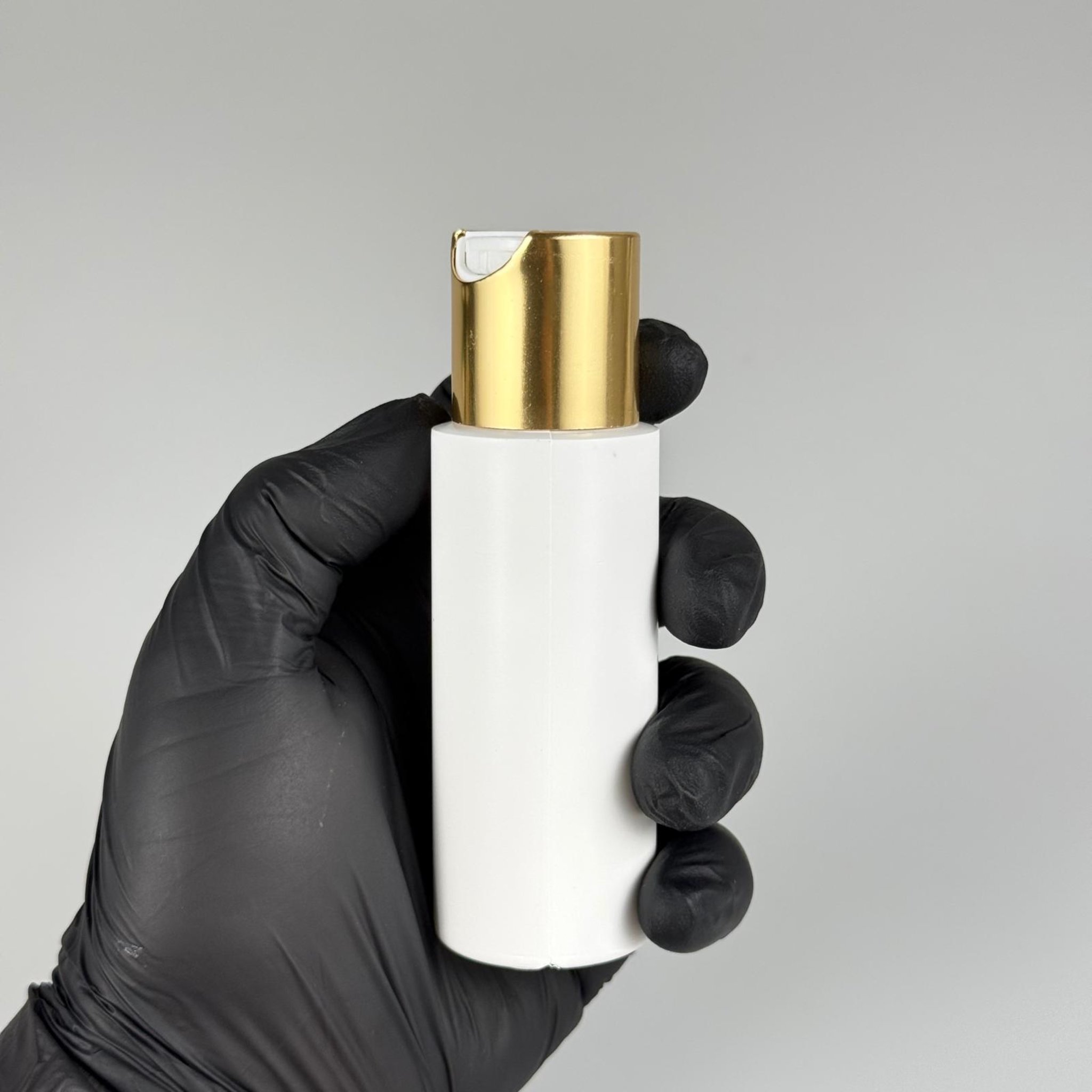 50 CC BEYAZ POLİETİLEN ŞAMPUAN ŞİŞESİ -  50 ML GOLD DİSKTOP ŞAMPUAN KAPAKLI ( ÜSTÜ BEYAZ ) TAKIM