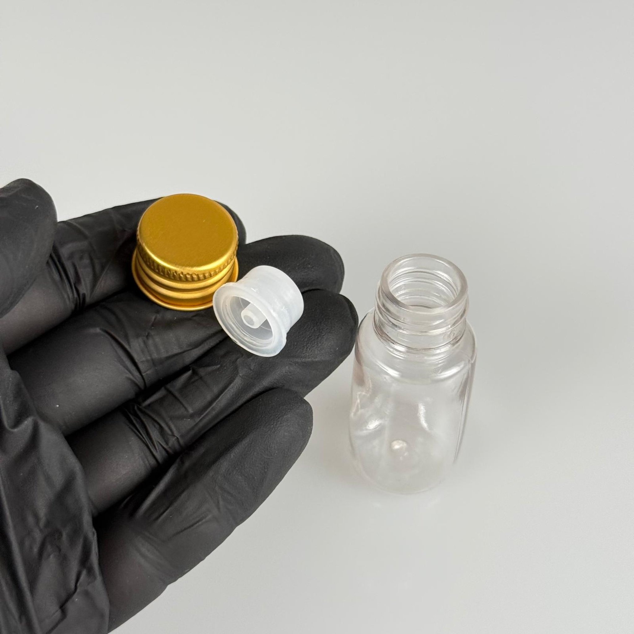 10 CC ŞEFFAF PET SHOT ŞİŞE - KÖPÜK CONTALI GOLD ALÜMİNYUM METAL KAPAKLI + DAMLALIKLI KOLONYA TIPALI TAKIM - 10 ML PLASTİK ŞİŞE