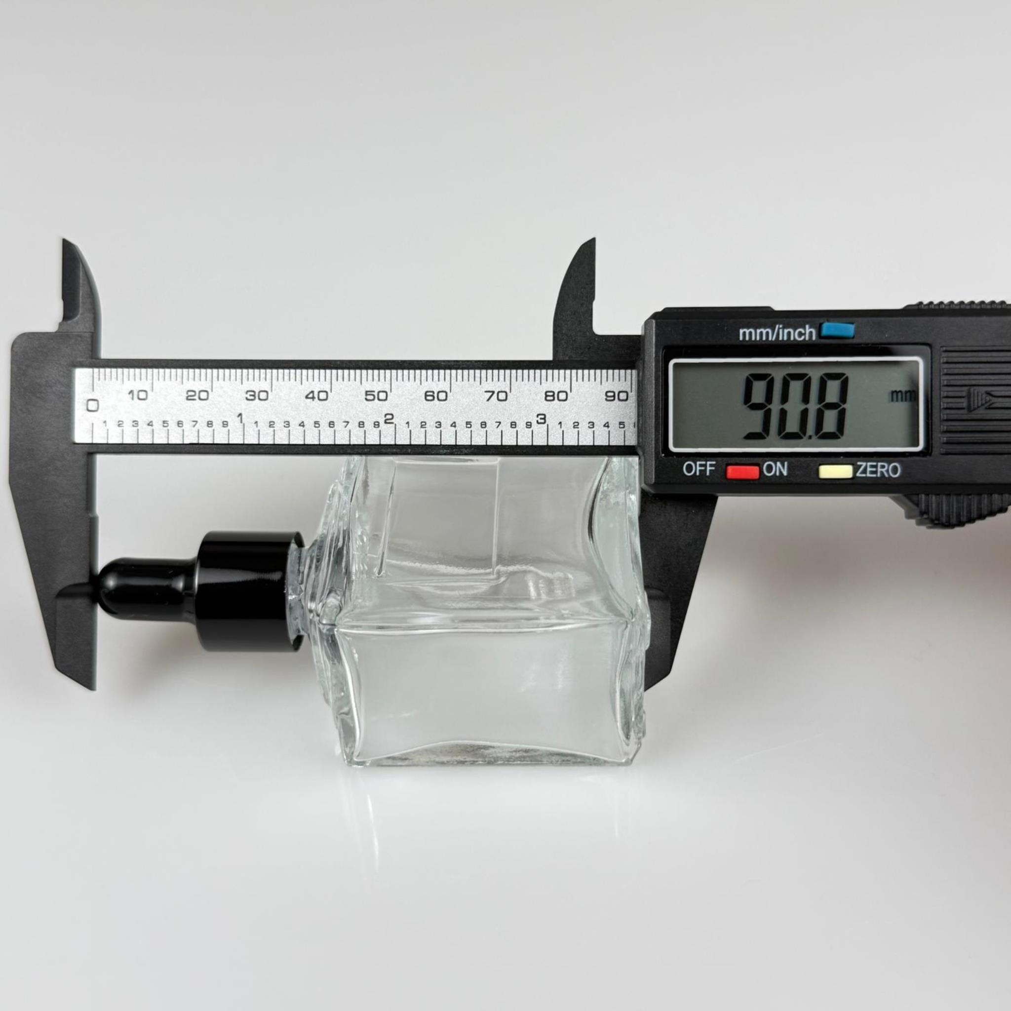 50 CC KÖŞELİ PRİZMA PRESTİJLİ CAM DAMLALIKLI ŞİŞE - SİYAH EMZİK - SİYAH METALİK KAPAK - 50 ML CAM DAMLALIKLI ŞİŞE - DAMLALIKLI BOŞ ŞİŞE