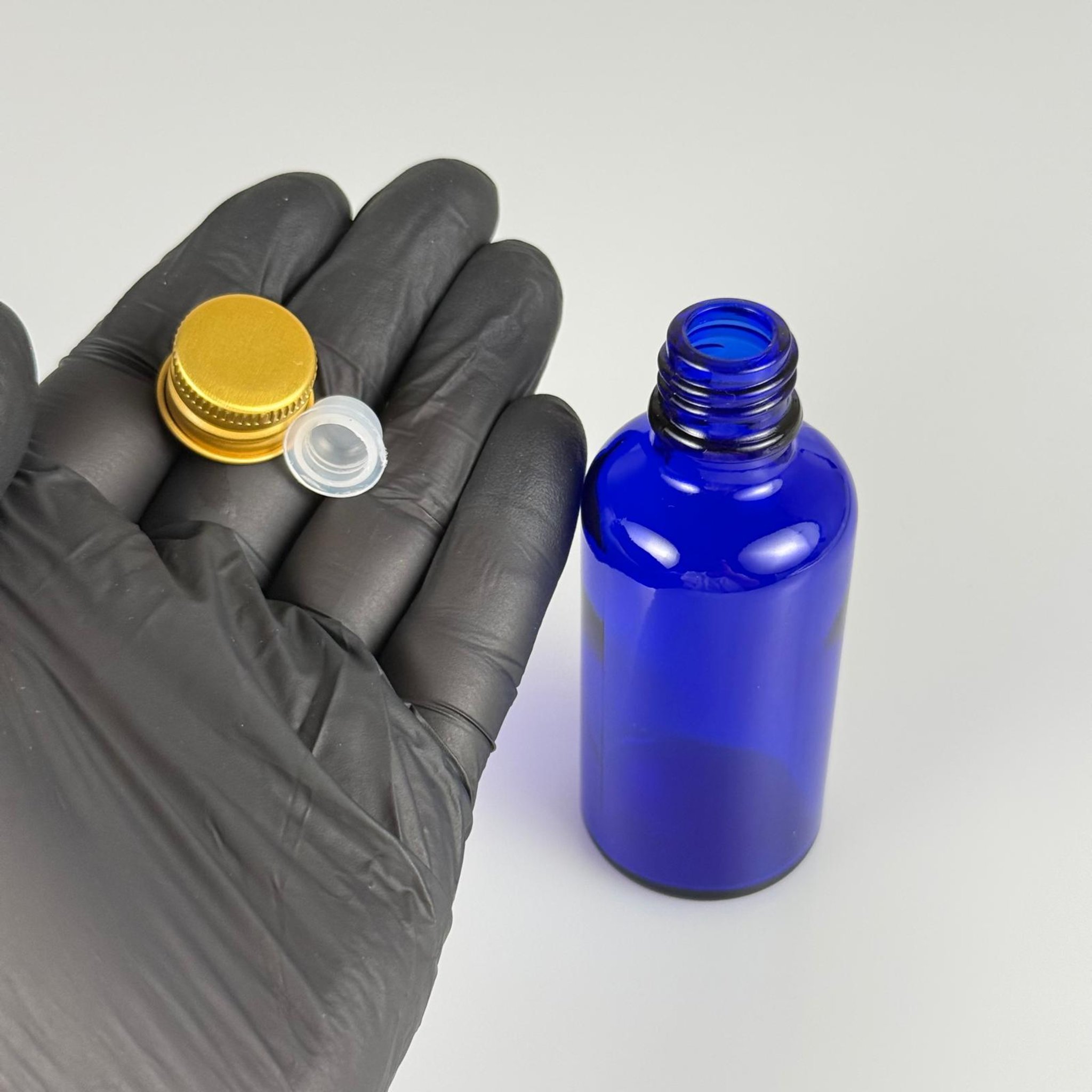 50 CC MAVİ CAM ŞİŞE + KÖPÜK CONTALI GOLD ALÜMİNYUM METAL KAPAKLI + KÖR TIPALI TAKIM - 50 ML MAVİ CAM ŞİŞE