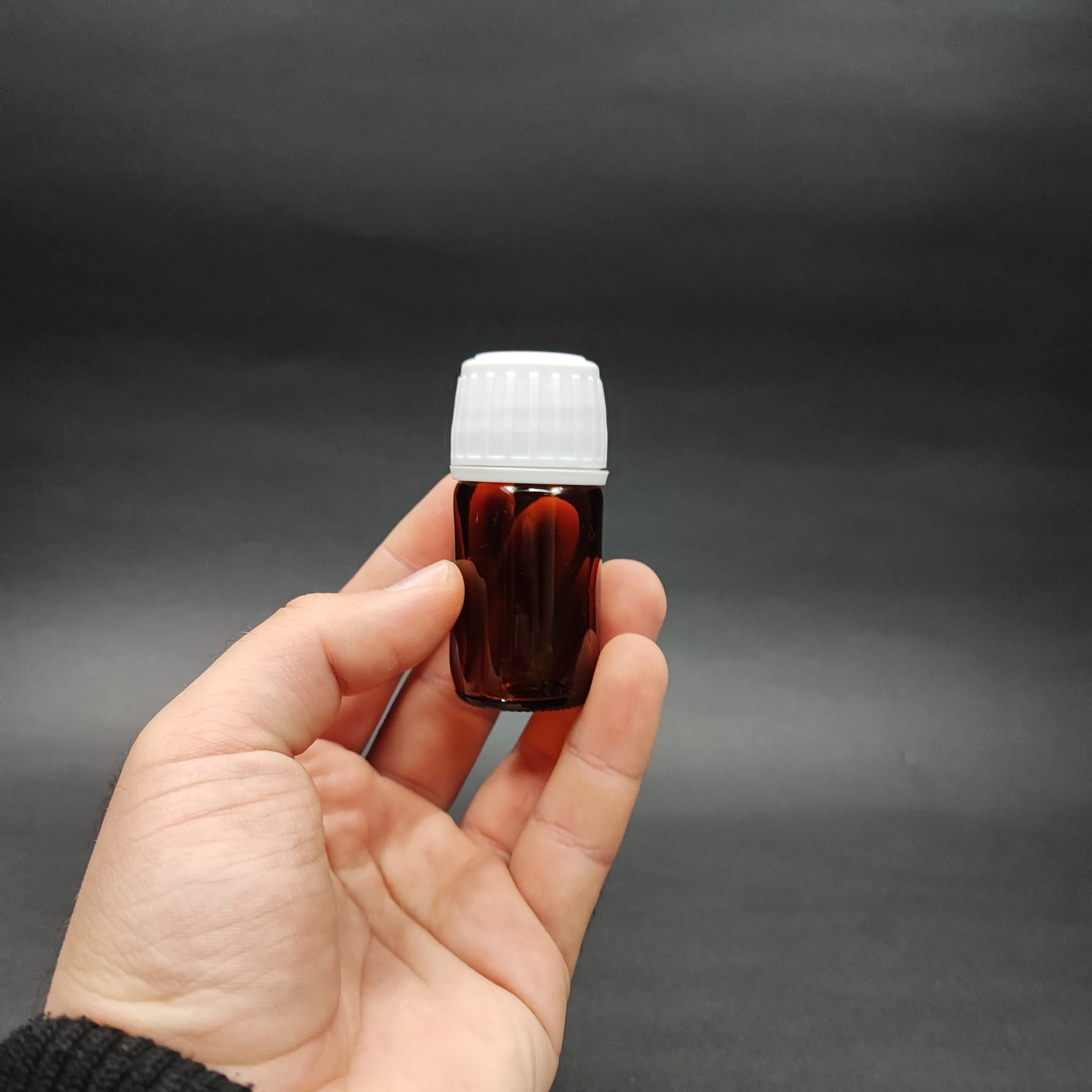 15 ML DOLUMU KOLAY, GENİŞ AĞIZLI İÇTEN DAMLALIKLI ŞİŞE (25 MM AĞIZ)  - 15 CC BEYAZ KİLİTLİ DAMLALIKLI CAM ECZA ŞİŞESİ - AMBER KAHVERENGİ