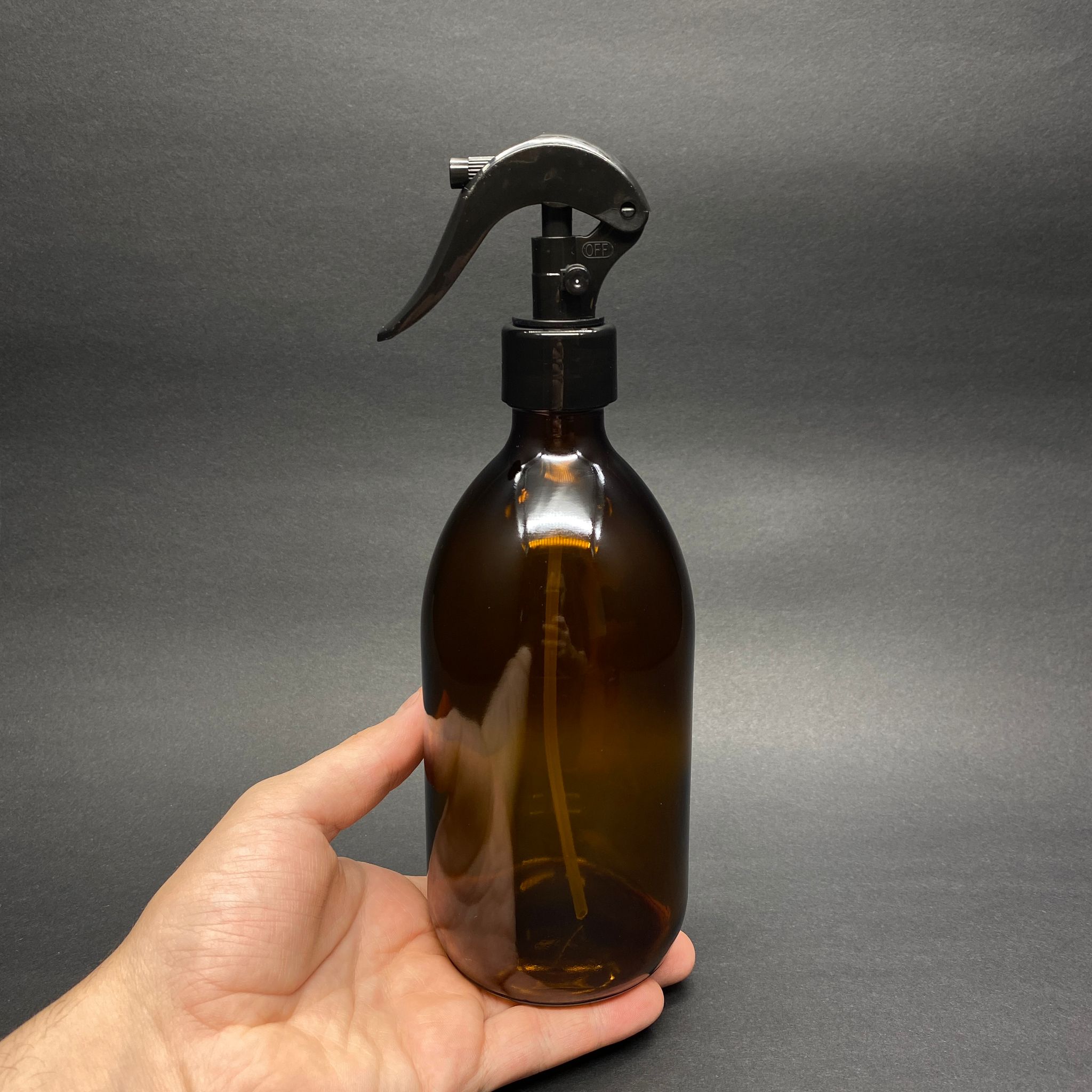500 CC AMBER TOMBUL ÖZEL SERİ CAM ŞİŞE - SİYAH TRİGER SPREYLİ (DUMAN ŞEKLİNDE PÜSKÜRTÜR) - 500 ML CAM ECZA ŞİŞESİ - KAHVERENGİ