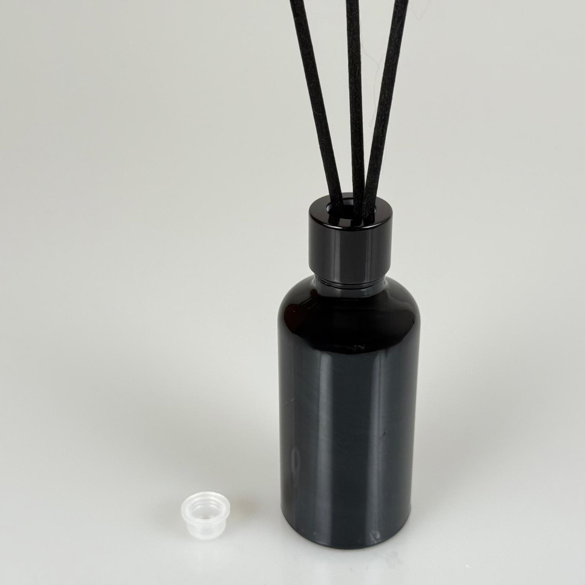 50 CC SİYAH CAM BAMBU ODA KOKUSU ŞİŞESİ - 50 ML ÇUBUKLU BAMBU ODA KOKUSU ŞİŞESİ - DİFÜZÖR ŞİŞE- CAM ŞİŞE + SİYAH METAL KAPAK + PLASTİK TIPA + 3 ADET FİBER SİYAH BAMBU ÇUBUK