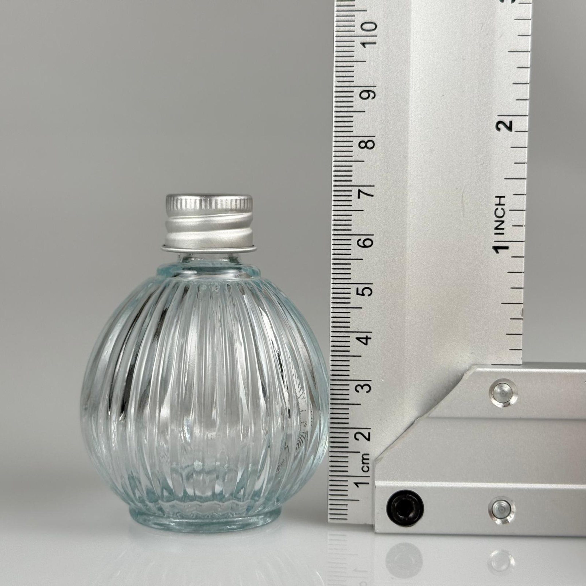 50 CC TOP ÇİZGİLİ CAM ŞİŞE + GÜMÜŞ ALÜMİNYUM METAL KAPAKLI TAKIM - 50 ML ŞEFFAF CAM ŞİŞE