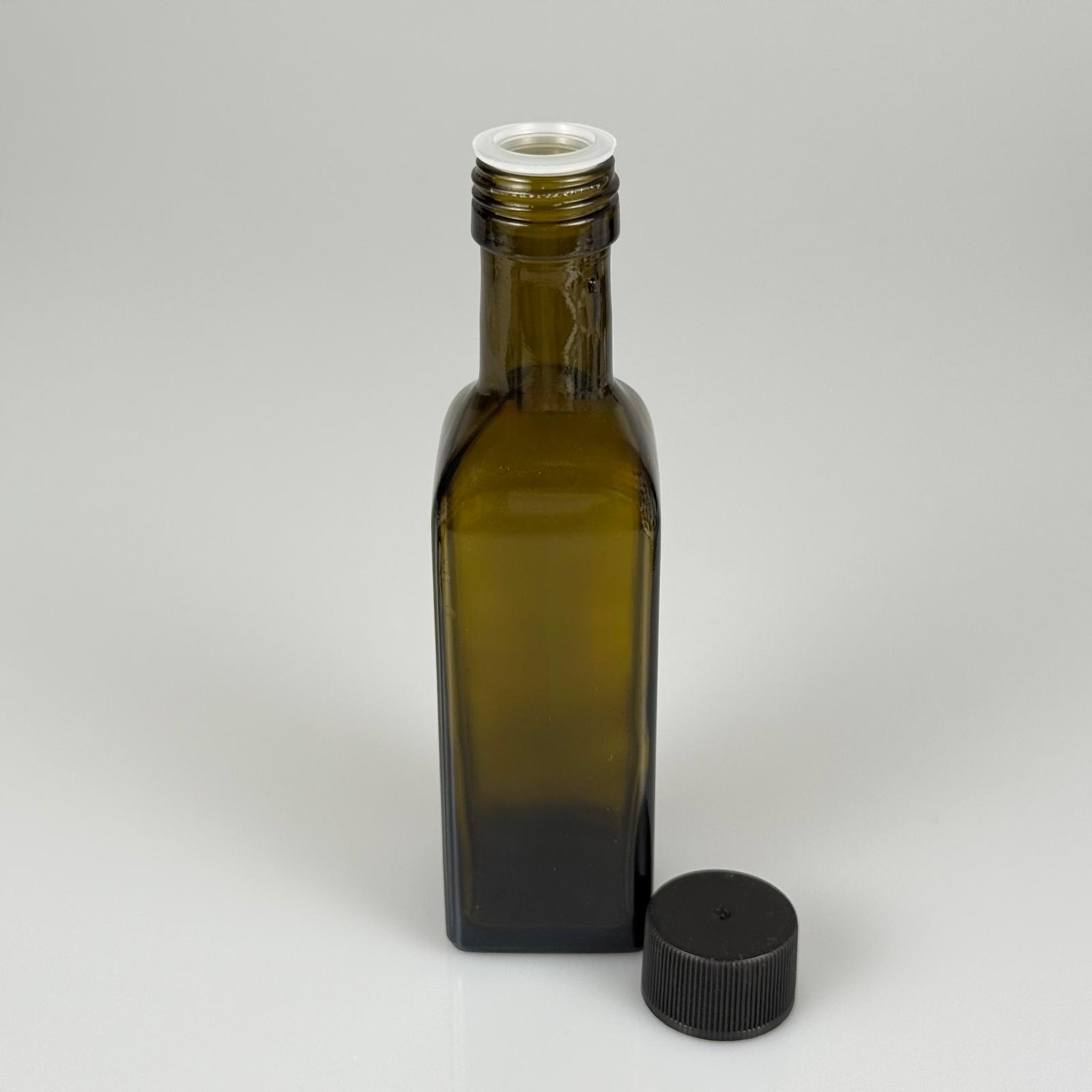 100 CC YEŞİL MARASKA CAM ŞİŞE - SİYAH KAPAKLI + SIZDIRMAZ KÖR TIPALI - 100 ML KÖŞELİ KARE CAM ŞİŞE