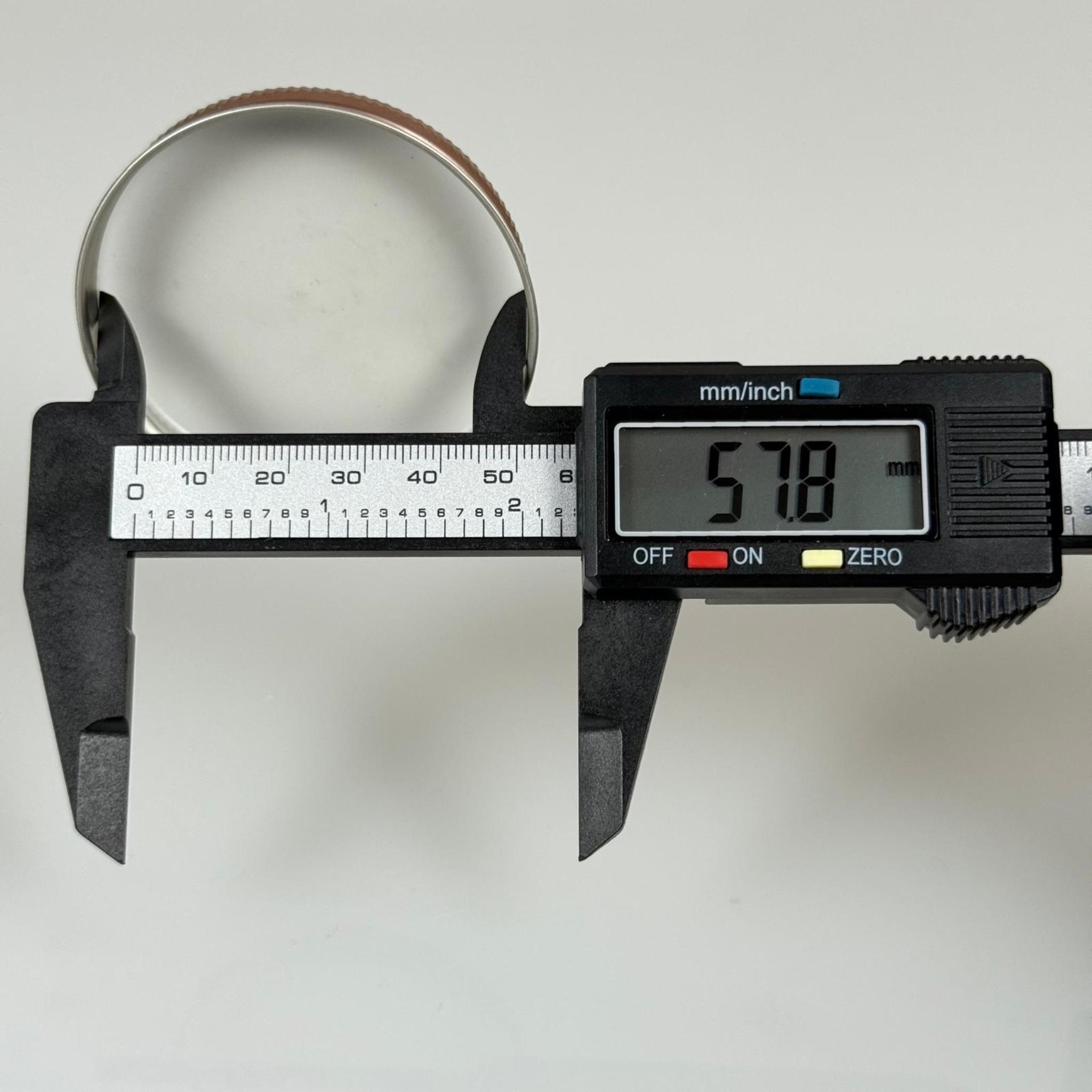 57 MM VİDALI BRONZ METAL KAPAK (ŞİŞECAM 50 CC CAM KREM KAVANOZU KAPAĞI)