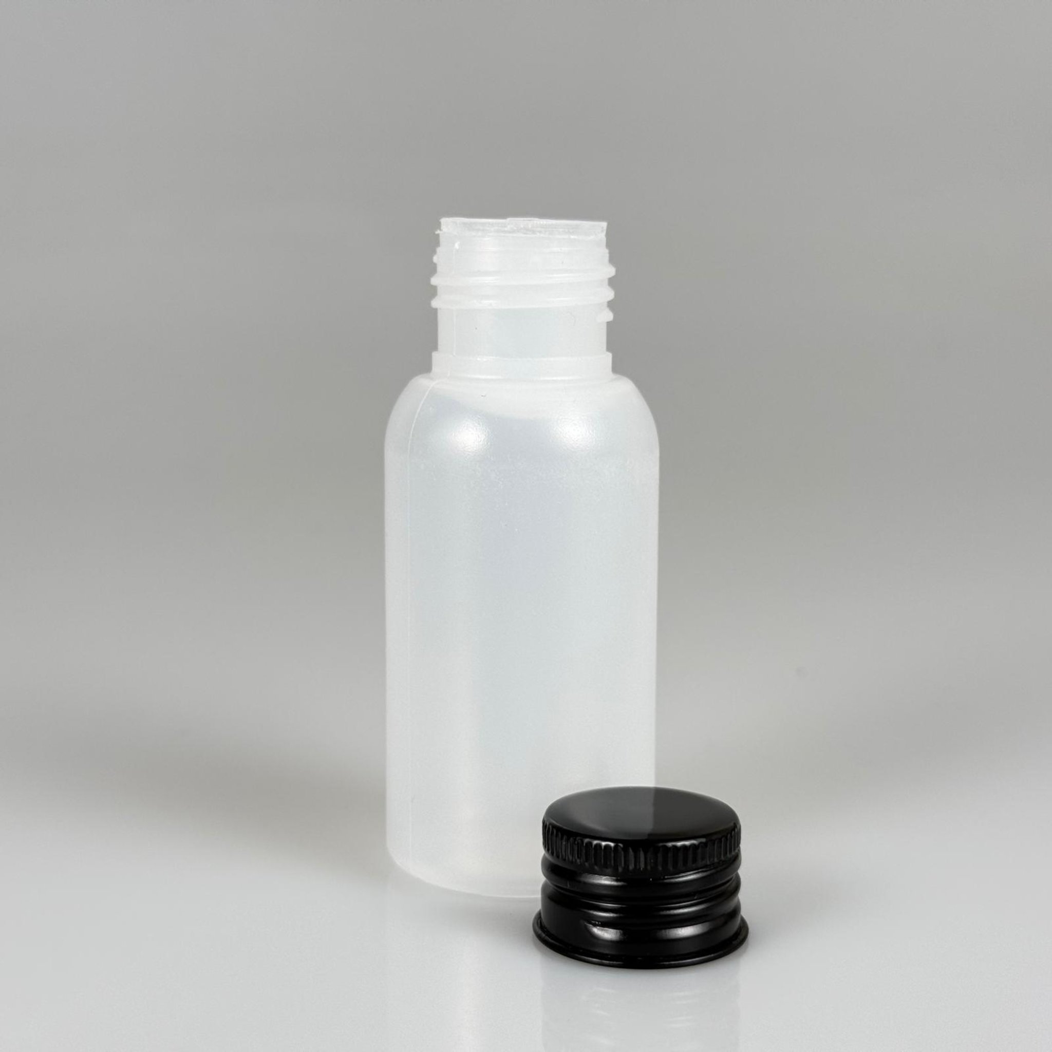 50 ML SIKILABİLİR YUMUŞAK POLİETİLEN PE PLASTİK ASETON ŞİŞESİ ( 24 AĞIZ ) + KÖPÜK CONTALI SİYAH METAL ALÜMİNYUM KAPAK + KOLONYA TIPALI TAKIM - 50 cc sos, yağ, kartuş, mürekkep vb için boş şişeler