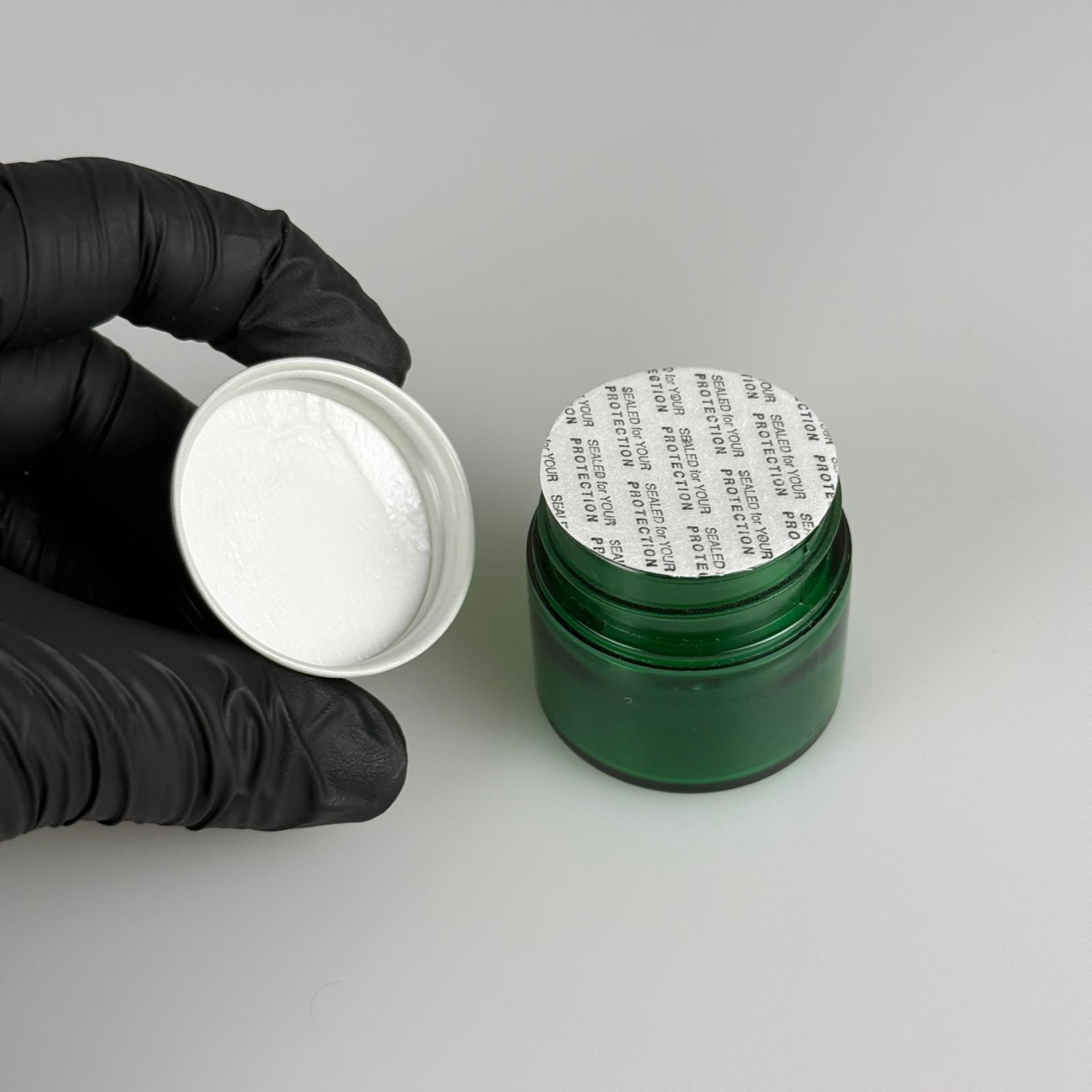 20 CC YEŞİL SERT PLASTİK KAVANOZ - 38 AĞIZ CONTALI SİYAH METAL KAPAKLI + KENDİNDEN YAPIŞKANLI KÖPÜK CONTA - 20 ml KALIN LÜX Boş Krem, Balm, Peeling, Macun, Pasta, Aromaterapi ve Saç Maskesi Kabı