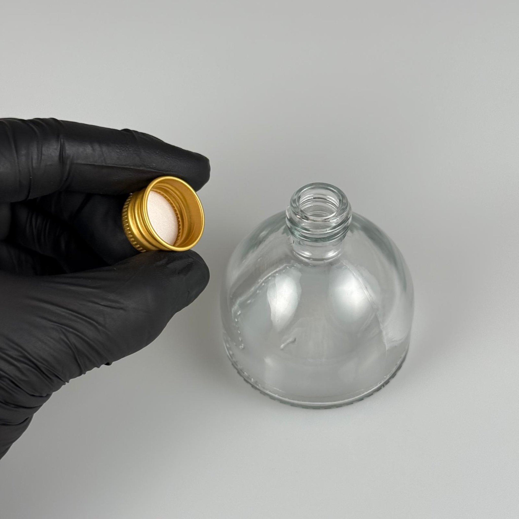 50 CC KUBBE CAM ŞİŞE + GOLD ALÜMİNYUM METAL KAPAKLI TAKIM - 50 ML ŞEFFAF CAM ŞİŞE