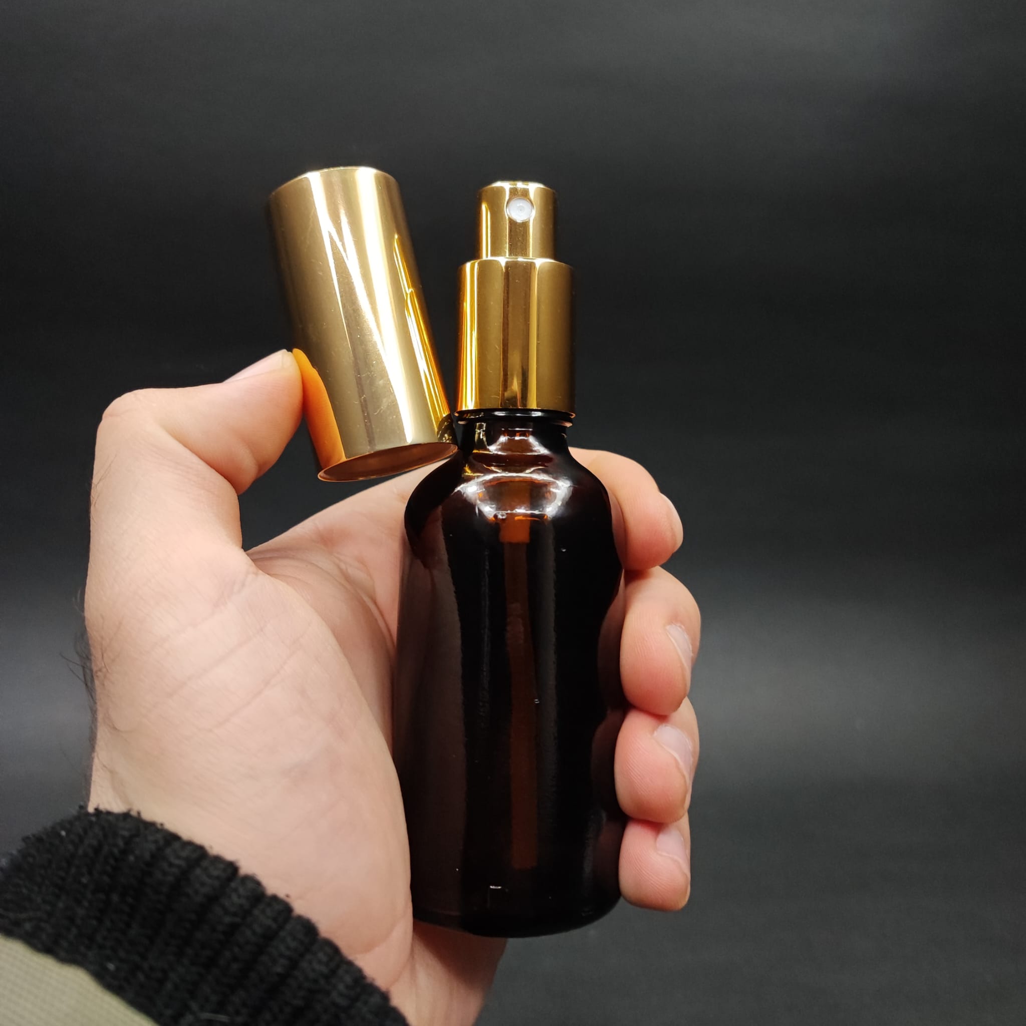 50 ML LÜKS VİDALI VALF ÇEVİRME PARFÜM ŞİŞELERİ - 50 CC AMBER CAM ŞİŞE - GOLD METAL SPREYLİ KAPAKLI SET