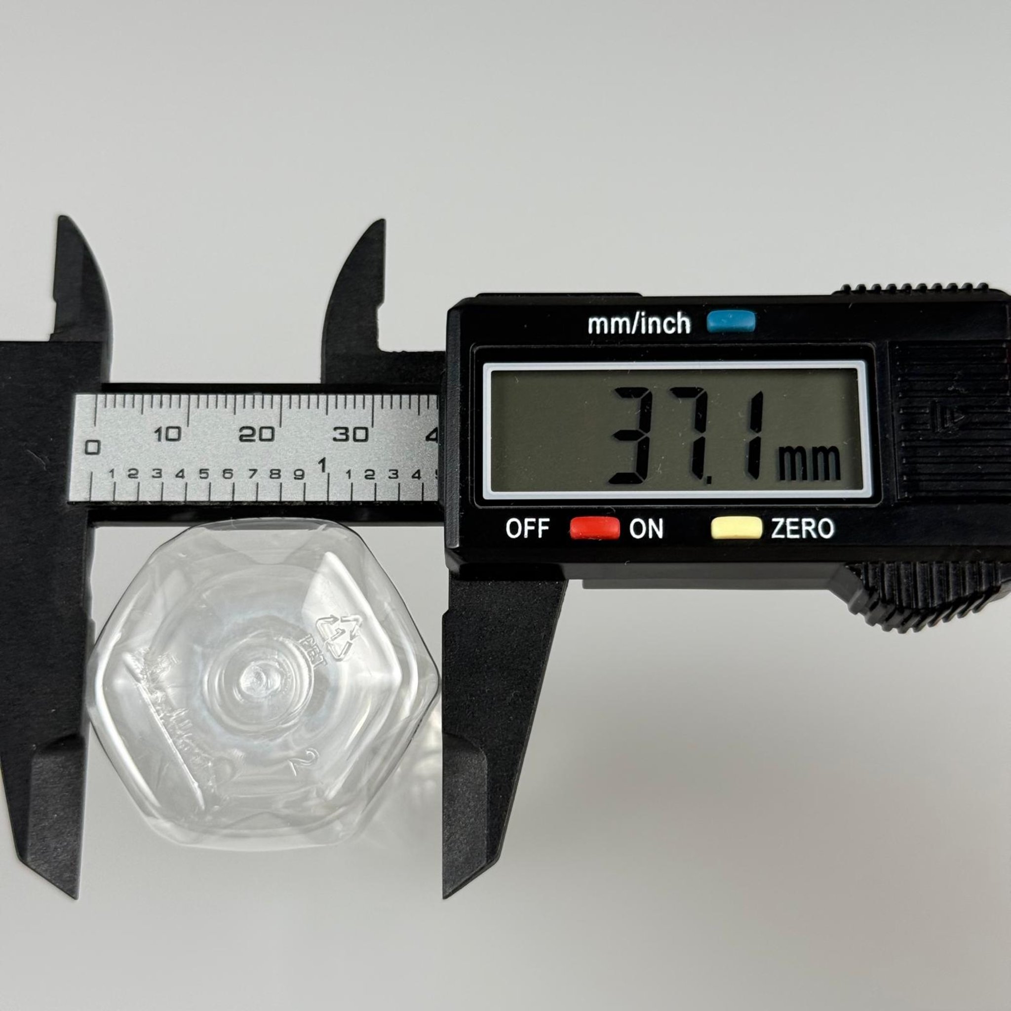50 CC ELMAS MODEL PET ŞİŞE + KÖPÜK CONTALI GÜMÜŞ ALÜMİNYUM METAL KAPAKLI TAKIM - 50 ML PLASTİK ŞİŞE