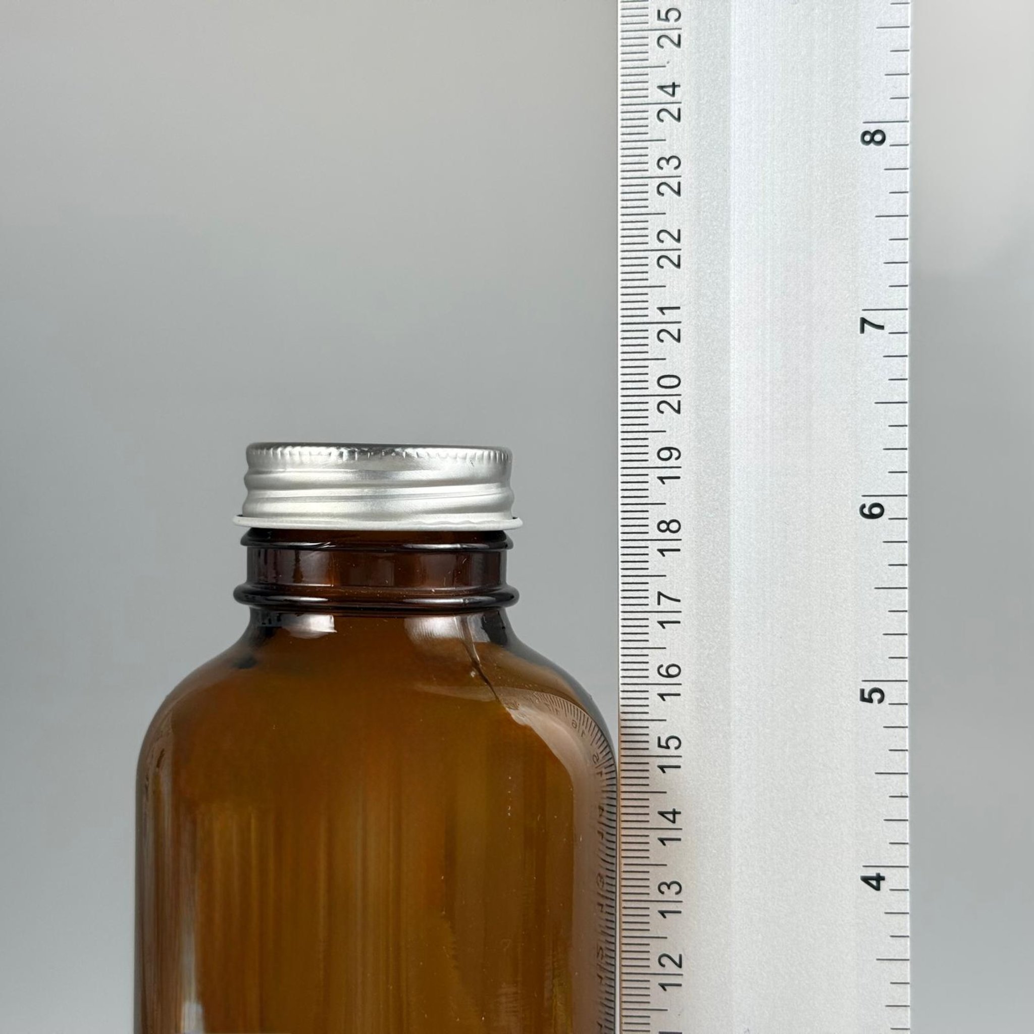 500 CC ENDÜSTRİYEL, KEVITA MODEL GENİŞ AĞIZLI AMBER CAM ŞİŞE - CONTALI GÜMÜŞ METAL KAPAKLI + KENDİNDEN YAPIŞKANLI KÖPÜK CONTALI TAKIM - 500 ML CAM KAHVERENGİ ECZA, ZEYTİNYAĞI, ÇEREZ, GRANÜR KAHVE, COLDBREW VB İÇİN ÇOK AMAÇLI CAM ŞİŞELER