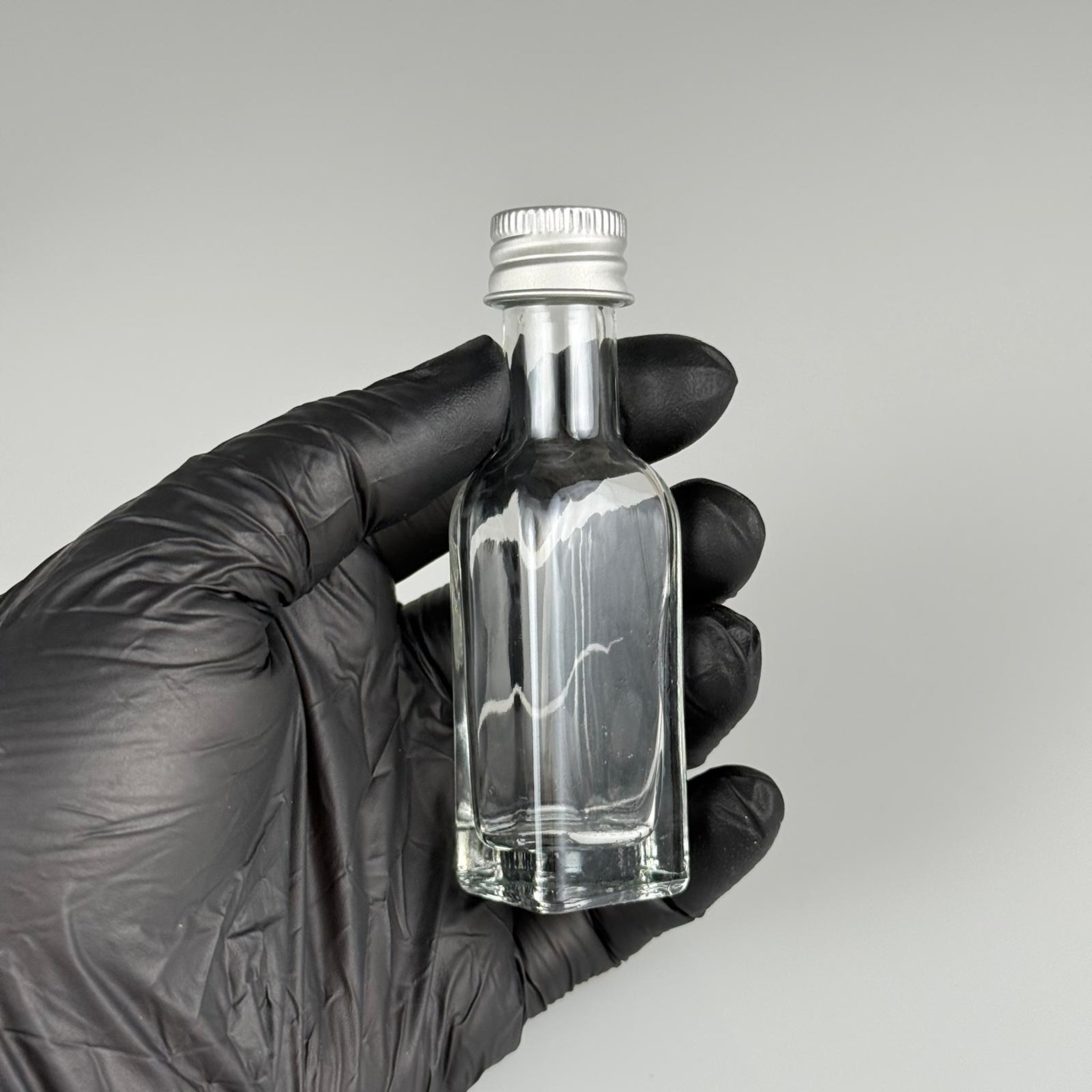 20 CC MARASKA KÖŞELİ CAM ŞİŞE + GÜMÜŞ ALÜMİNYUM METAL KAPAKLI TAKIM - 20 ML SOS ŞİŞESİ