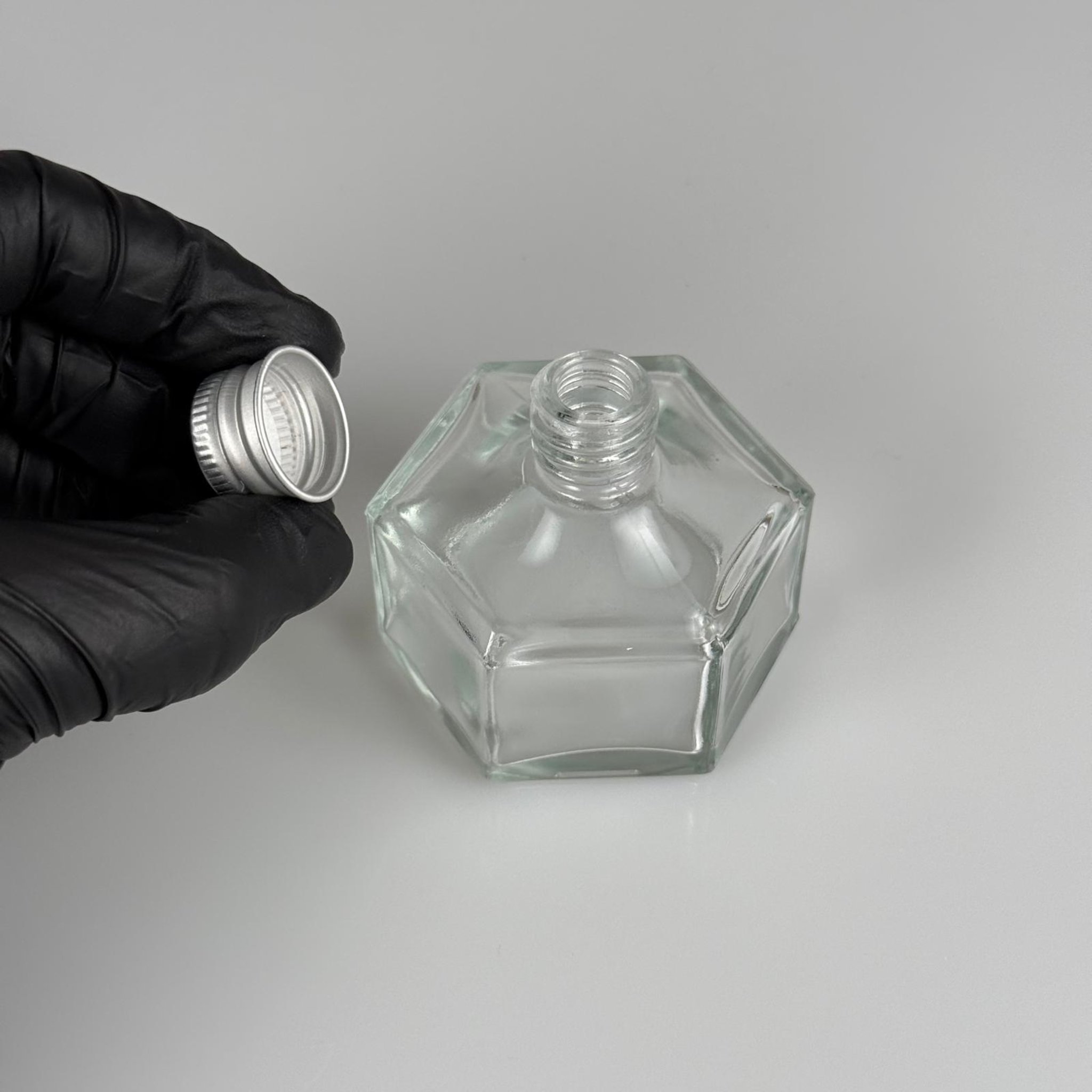 50 CC BASIK ALTIGEN CAM ŞİŞE + GÜMÜŞ ALÜMİNYUM METAL KAPAKLI TAKIM - 50 ML PRESTİJLİ ŞİŞE