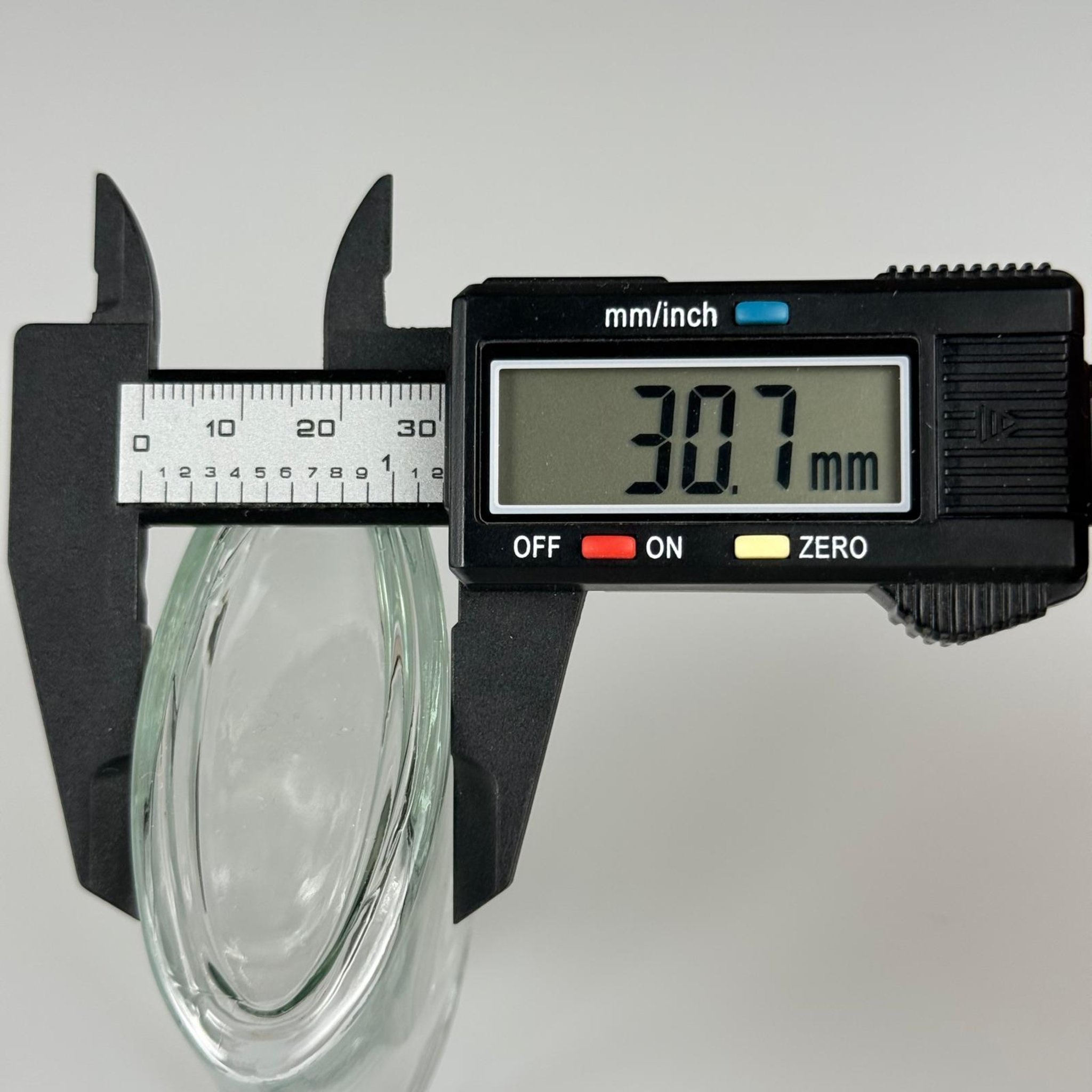 50 CC YASSI KÖŞELİ CAM ŞİŞE + SİYAH ALÜMİNYUM METAL KAPAKLI TAKIM - 50 ML ŞEFFAF CAM ŞİŞE