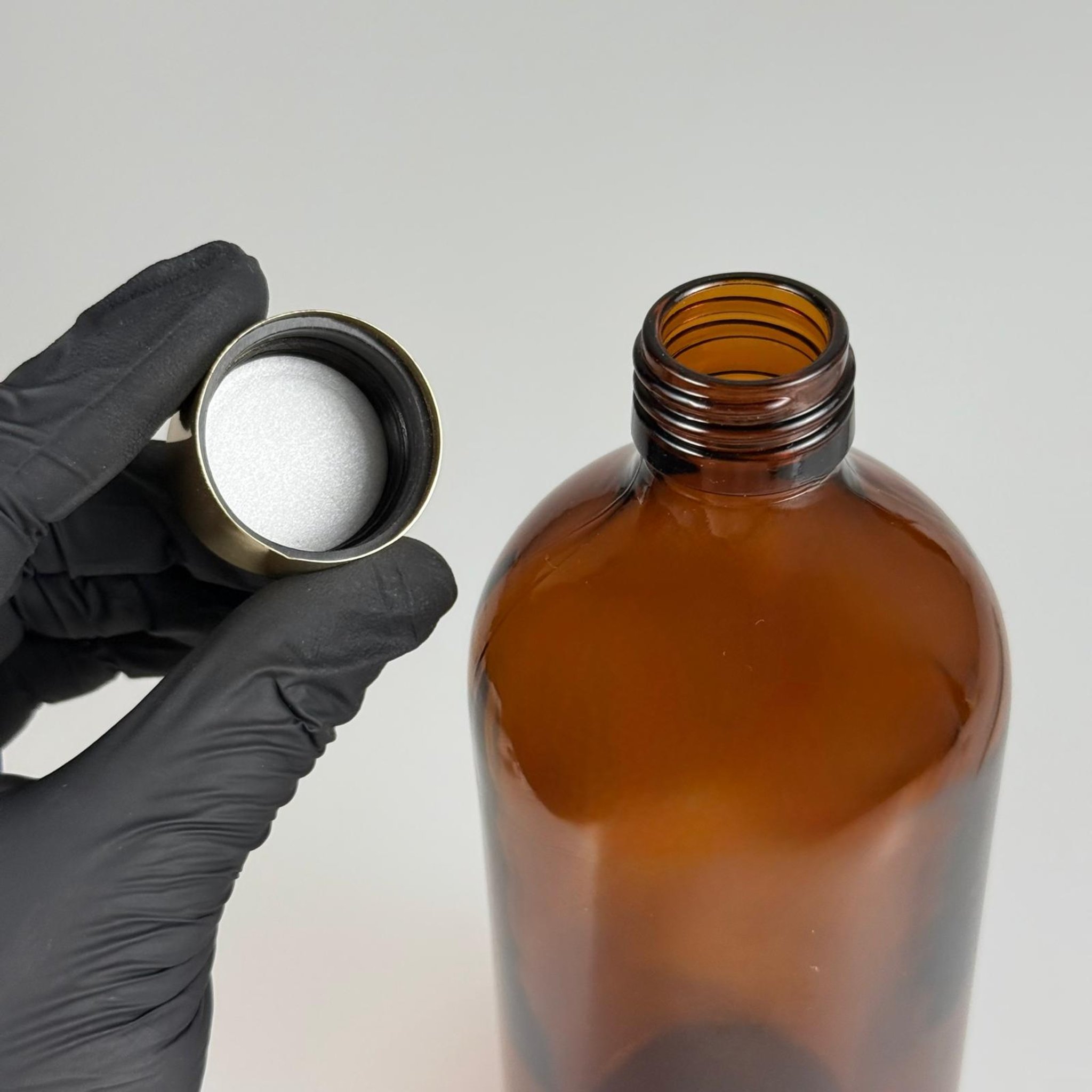 500 CC AMBER CAM ŞİŞE  + ALÜMİNYUM KAPLAMALI GOLD KAPAKLI TAKIM - 500 ML KAHVERENGİ CAM ŞİŞE