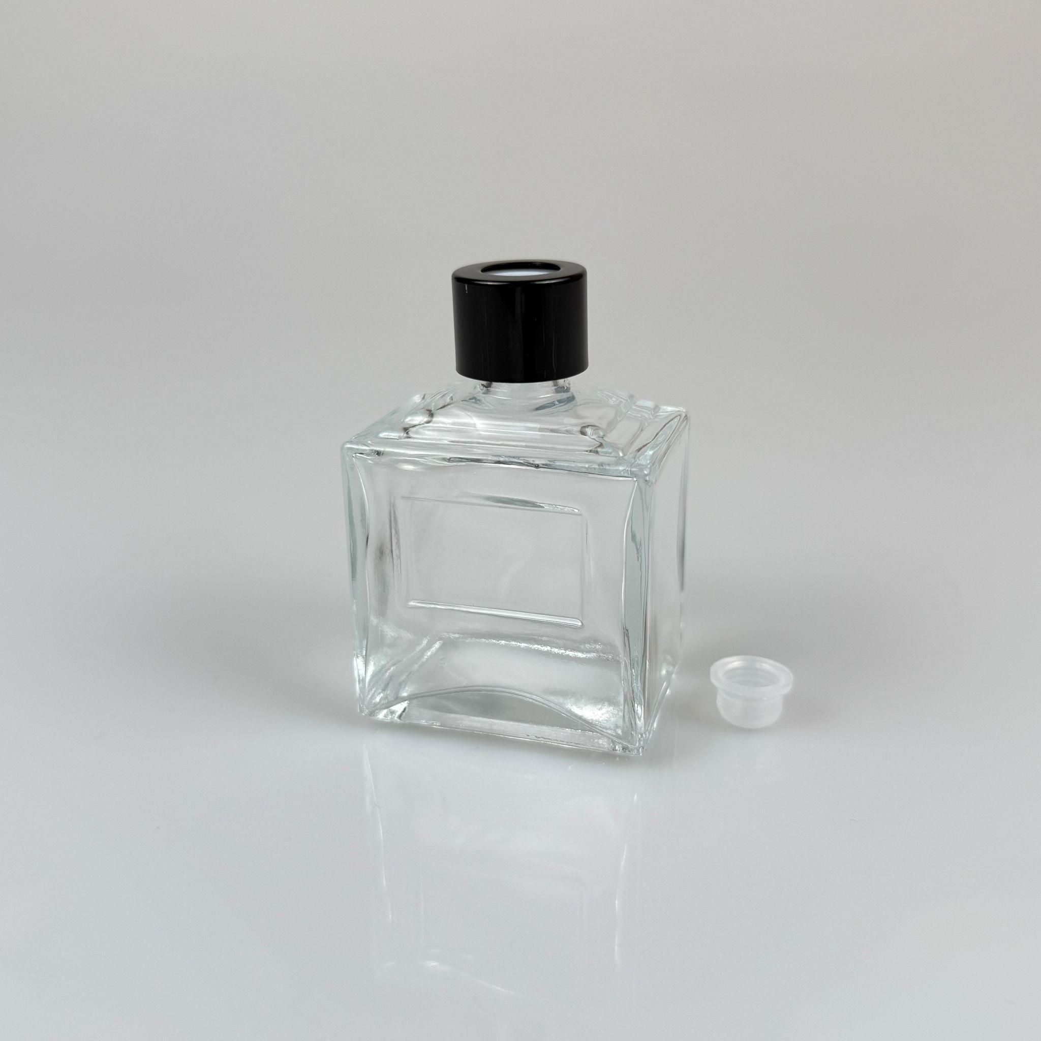 50 CC KÖŞELİ PRİZMA PRESTİJ CAM BAMBU ODA KOKUSU ŞİŞESİ - 50 ML ÇUBUKLU BAMBU ODA KOKUSU ŞİŞESİ - DİFÜZÖR ŞİŞE- CAM ŞİŞE + SİYAH METAL KAPAK + PLASTİK TIPA