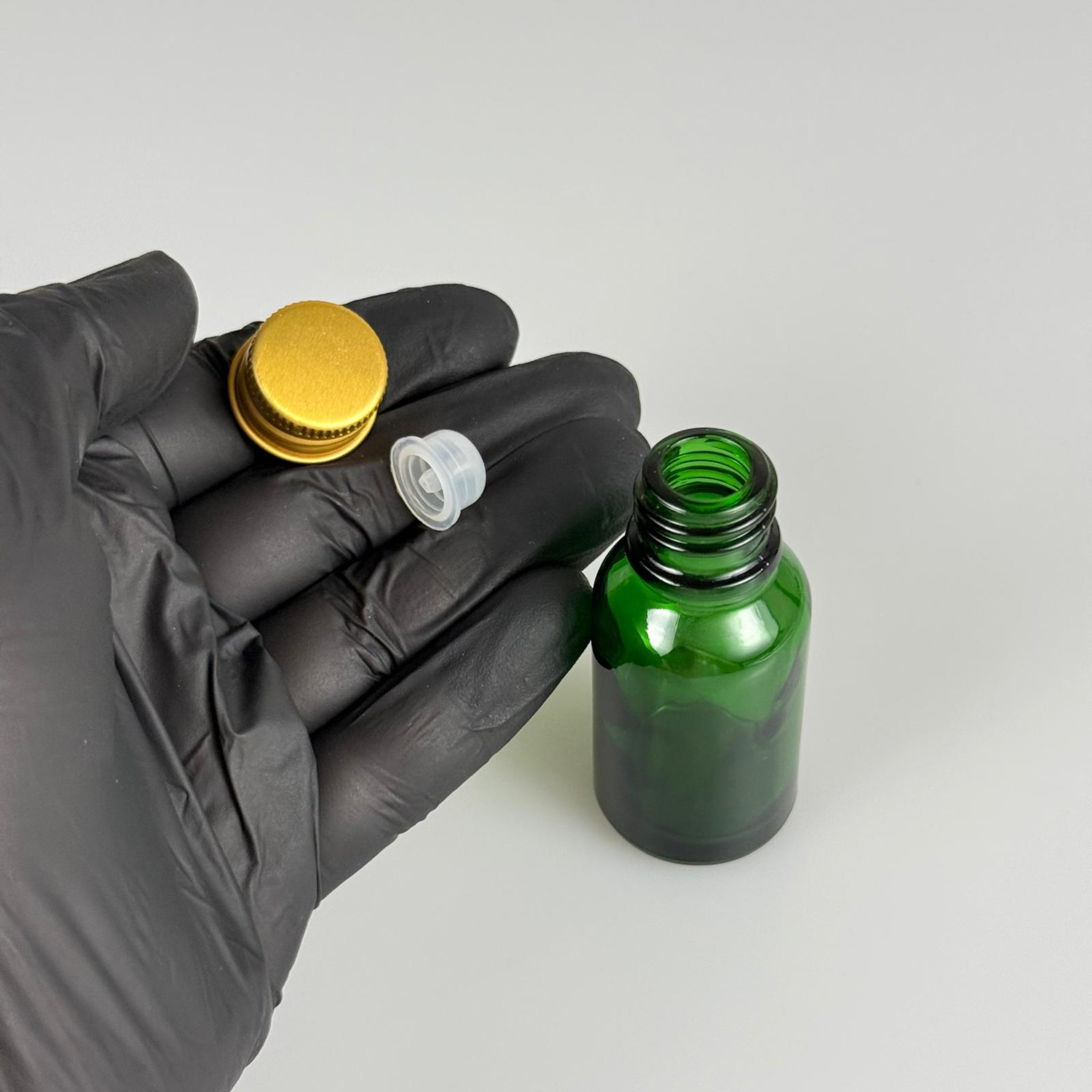 15 CC YEŞİL CAM ŞİŞE + KÖPÜK CONTALI GOLD ALÜMİNYUM METAL KAPAKLI + KOLONYA TIPALI TAKIM - 15 ML YEŞİL CAM ŞİŞE