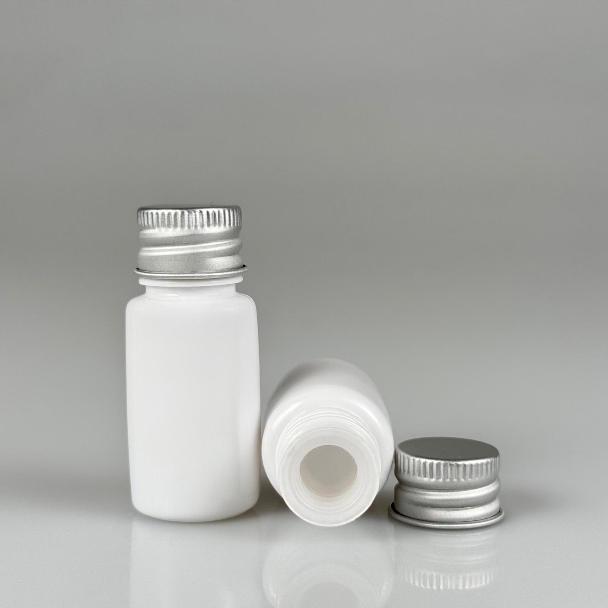 10 CC BEYAZ PET SHOT ŞİŞE - KÖPÜK CONTALI GÜMÜŞ ALÜMİNYUM METAL KAPAKLI + KÖR TIPALI TAKIM - 10 ML PLASTİK ŞİŞE