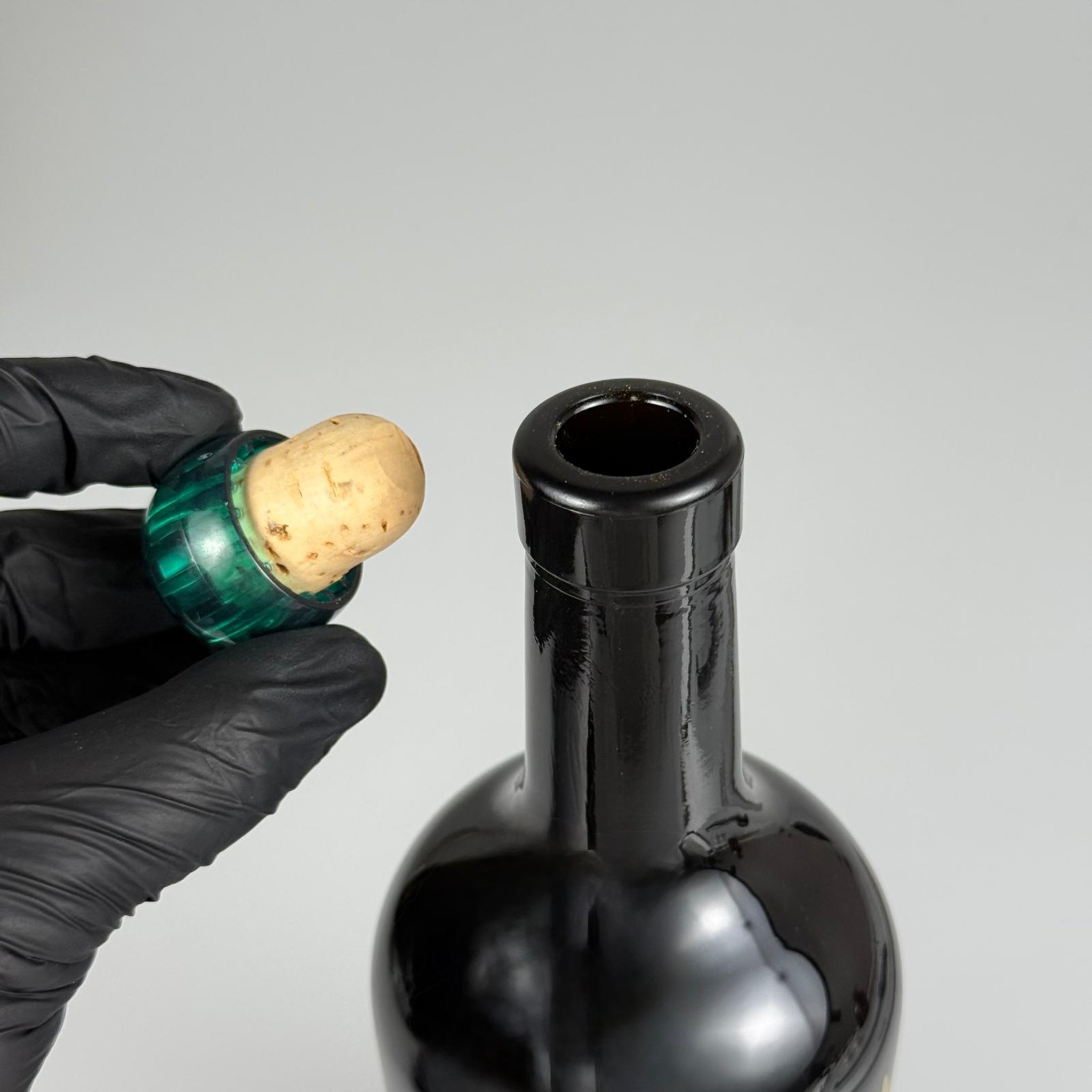 500 CC SİYAH OLİVE YAZI CAM ZEYTİNYAĞ ŞİŞESİ - YEŞİL MANTAR TIPALI - 500 ML YAĞDANLIK BASKILI CAM ŞİŞE