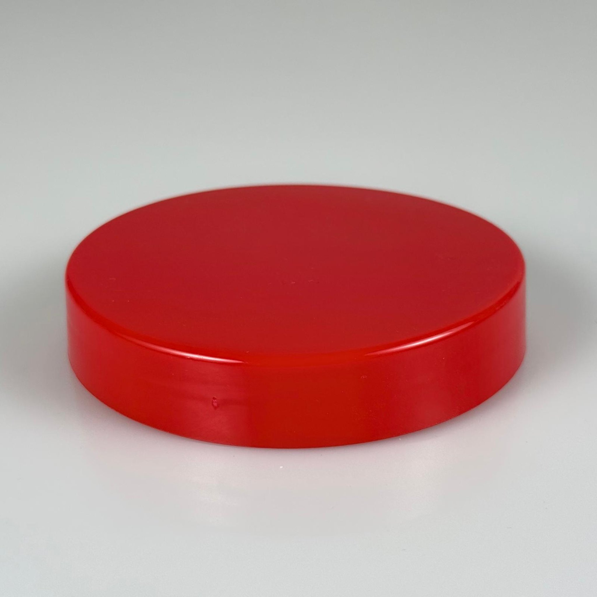 89 MM VİDALI PLASTİK KIRMIZI KAPAK