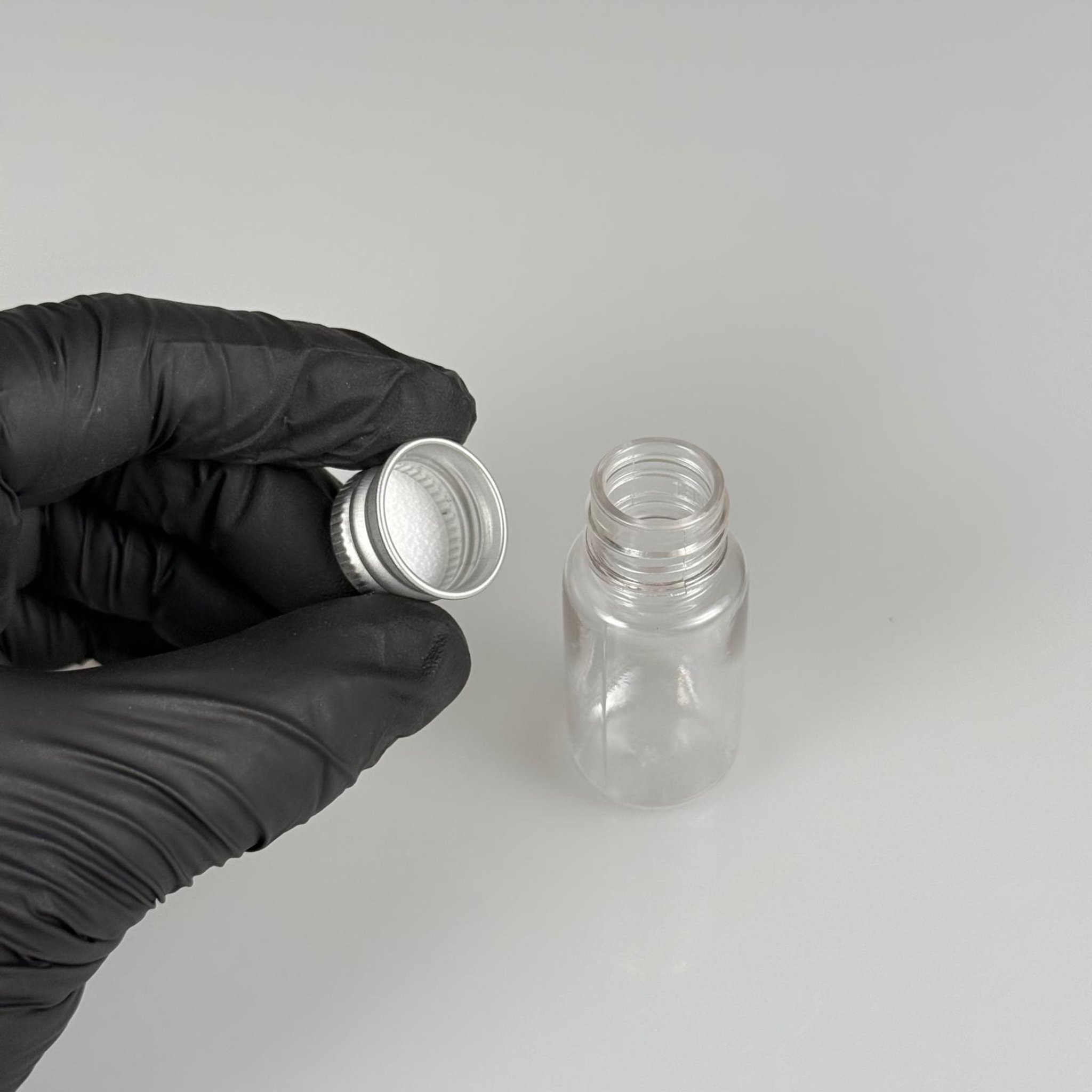 10 CC ŞEFFAF PET SHOT ŞİŞE - KÖPÜK CONTALI GÜMÜŞ ALÜMİNYUM METAL KAPAKLI TAKIM - 10 ML PLASTİK ŞİŞE