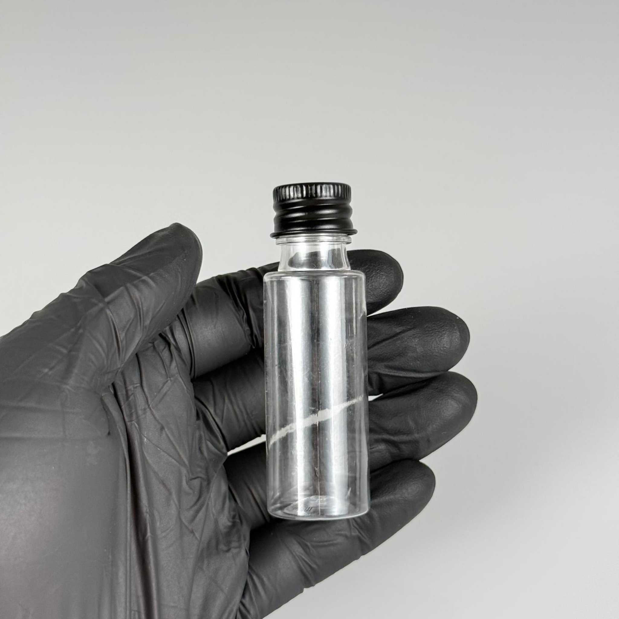 20 CC ŞEFFAF PET ŞİŞE + KÖPÜK CONTALI SİYAH ALÜMİNYUM METAL KAPAKLI + DAMLALIKLI KOLOMNYA TIPALI TIPALI TAKIM - 20 ML PLASTİK ŞİŞE