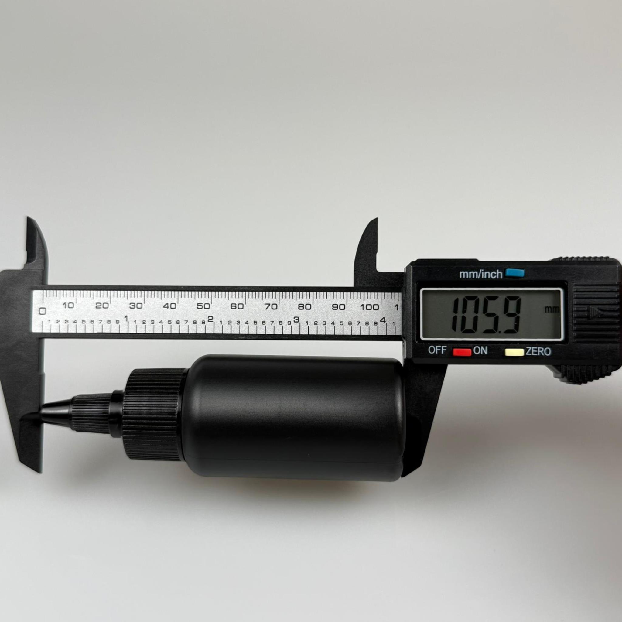 YAĞ, SOS, ACI SOS, SİRKE, SRIRACHA, MÜREKKEP, TUTKAL AKITICI VB BOŞ ŞİŞELERİ - SİYAH SİVRİ TWİST AKITICI KAPAK + 50 ML SİYAH POLİETİLEN PLASTİK ŞİŞE TAKIM