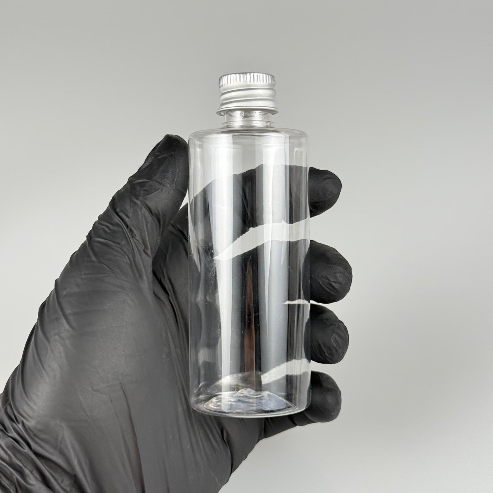 100 CC ŞEFFAF SİLİNDİR MODEL PET ŞİŞE + KÖPÜK CONTALI GÜMÜŞ ALÜMİNYUM METAL KAPAKLI TAKIM - 100 ML PLASTİK ŞİŞE