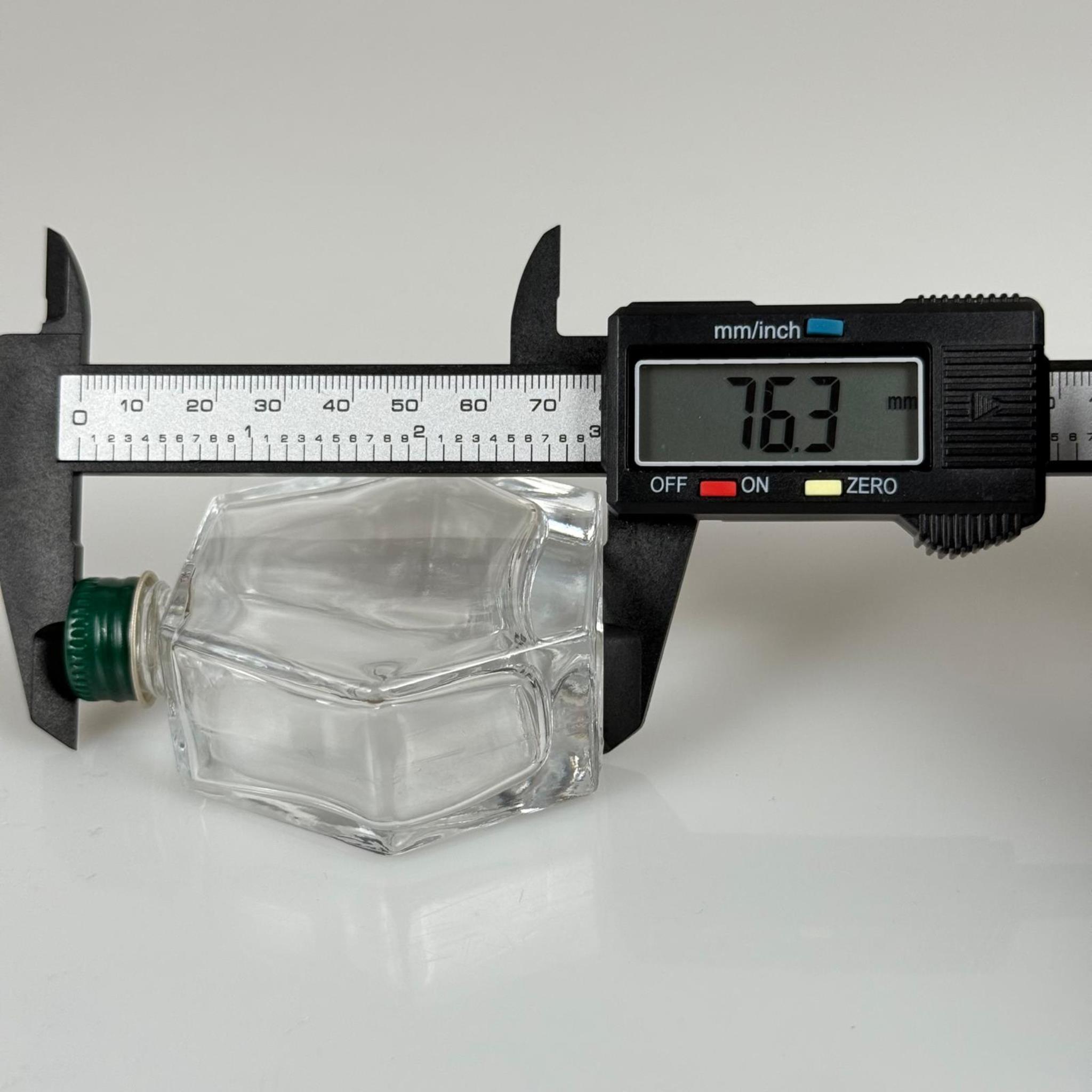 50 CC ALTIGEN CAM ŞİŞE + YEŞİL METAL KAPAK + KOLONYA TIPASI - 50 ML HEDİYELİK CAM KOLONYA ŞİŞESİ - DÜĞÜN, NİŞAN, SÖZ, KINA, CENAZE, PROMOSYON İÇİN HEDİYELİK KOLONYA ŞİŞELERİ