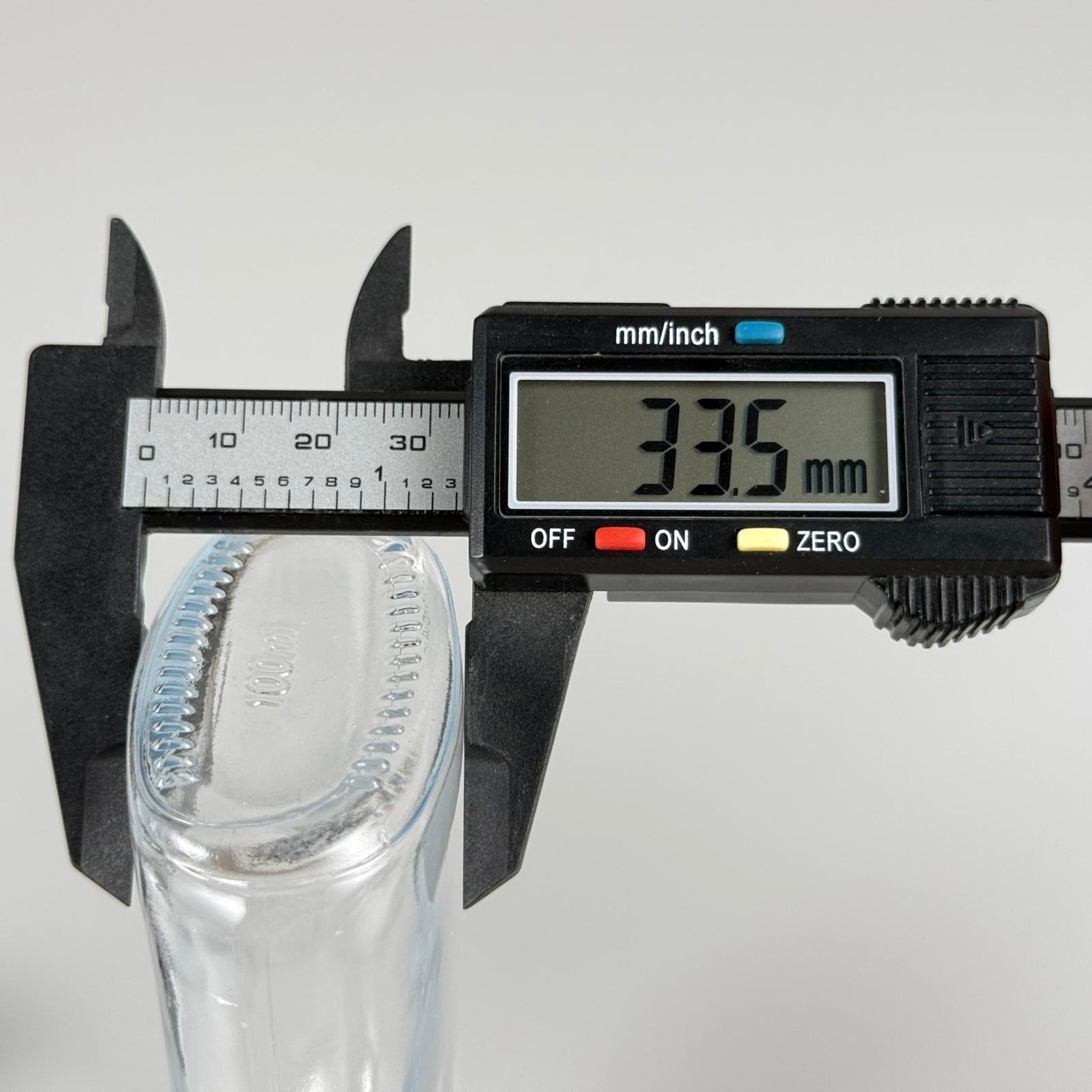 100 CC YASSI CAM BAMBU ODA KOKUSU ŞİŞESİ - 100 ML ÇUBUKLU BAMBU ODA KOKUSU ŞİŞESİ - DİFÜZÖR ŞİŞE- CAM ŞİŞE + SİYAH VİDALI DELİKLİ KAPAK + KÖR TIPA + 3 ADET FİBER SİYAH BAMBU ÇUBUK