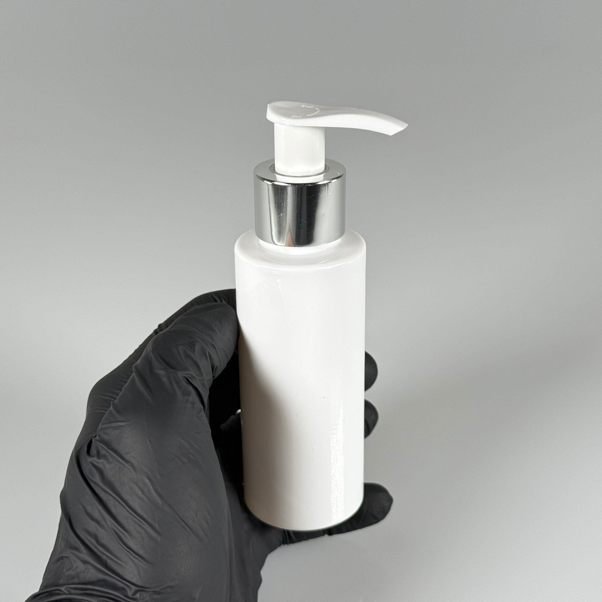 100 CC SİLİNDİR KESKİN KÜT MODEL SERT (17 GR) PET ŞİŞE - GÜMÜŞ SIVI SABUN POMPALI - JEL, PEELING, SERUM, GÜNEŞ KREMİ GİBİ YOĞUN KIVAMLI SIVILAR İÇİN- AĞIZ ÇAPI 24 MM - BEYAZ