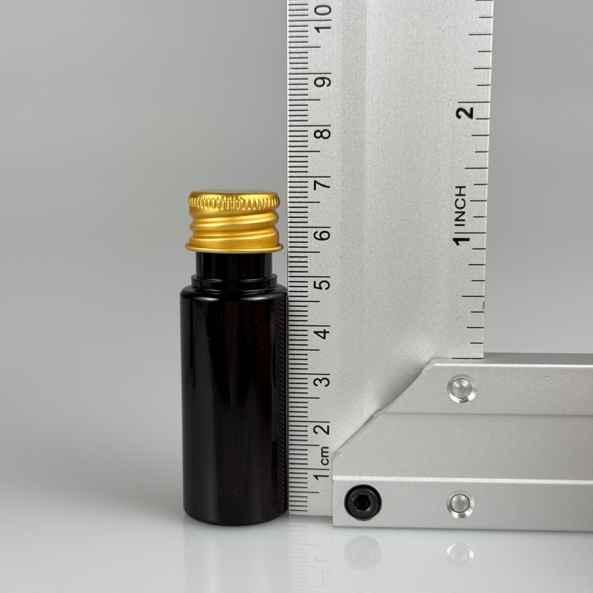 15 CC AMBER SİLİNDİR PET ŞİŞE + KÖPÜK CONTALI GOLD ALÜMİNYUM METAL KAPAKLI + KÖR TIPALI TAKIML - 15 ML KAHVERENGİ PET ŞİŞE