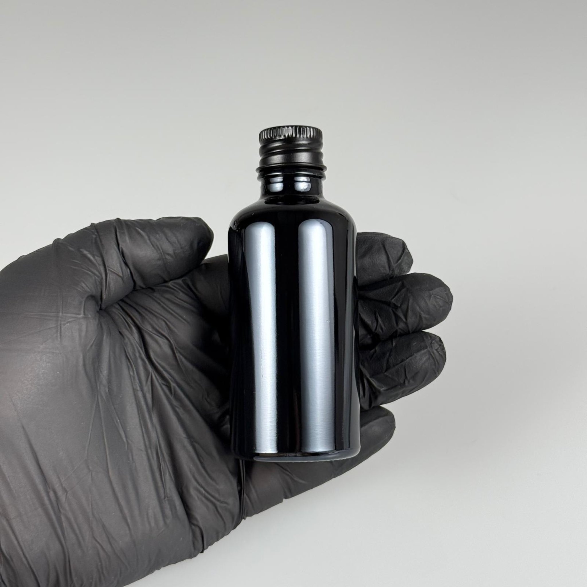 50 CC SİYAH CAM ŞİŞE + KÖPÜK CONTALI SİYAH ALÜMİNYUM METAL KAPAKLI TAKIM - 50 ML SİYAH CAM ŞİŞE