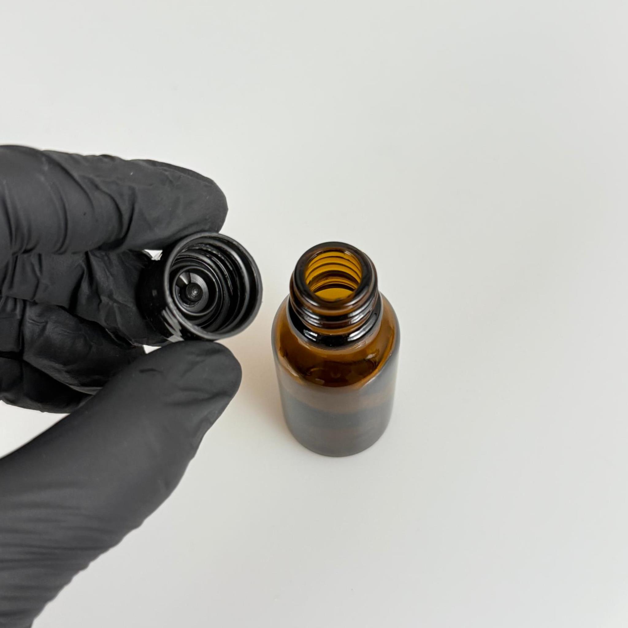 15 ML AMBER CAM ŞİŞE + CONTALI SİYAH KAPAK - 15 CC KAPAKLI CAM ŞİŞE
